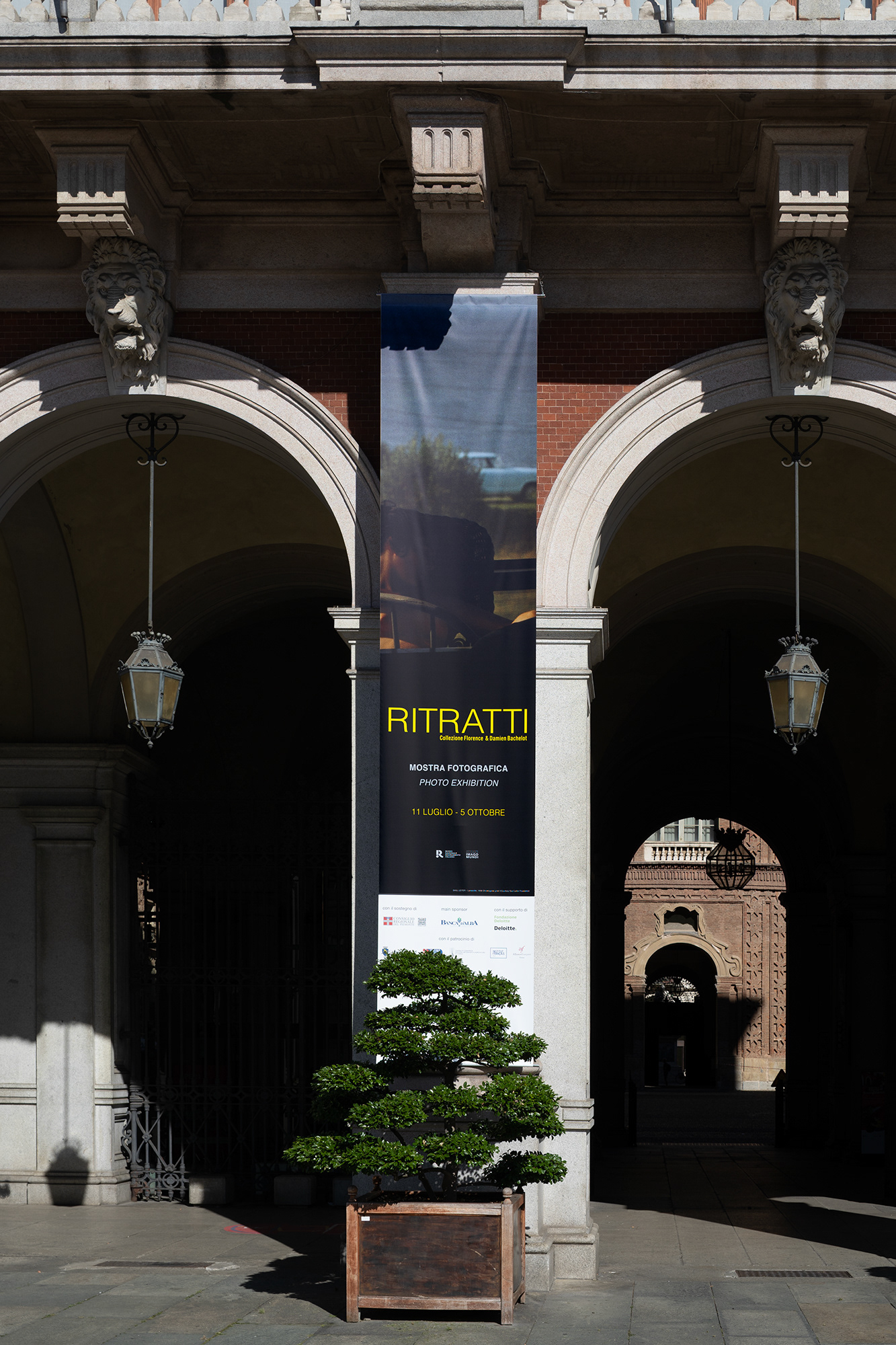 Ritratti_allestimento mostra
