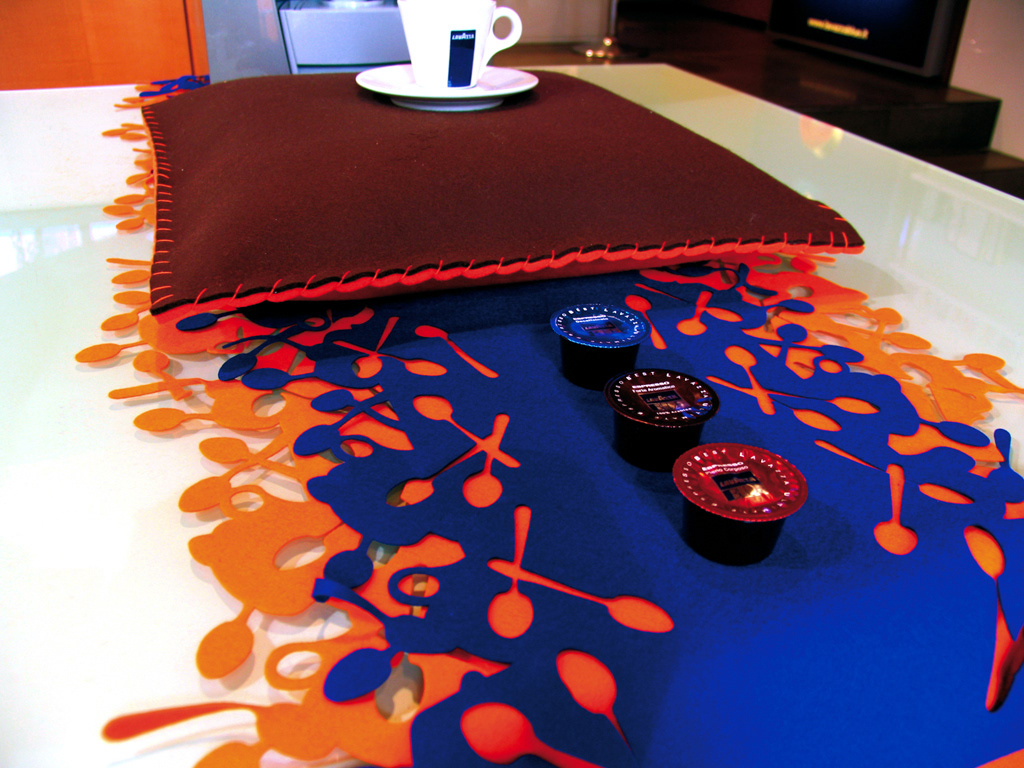 LAVAZZA _ window set-up