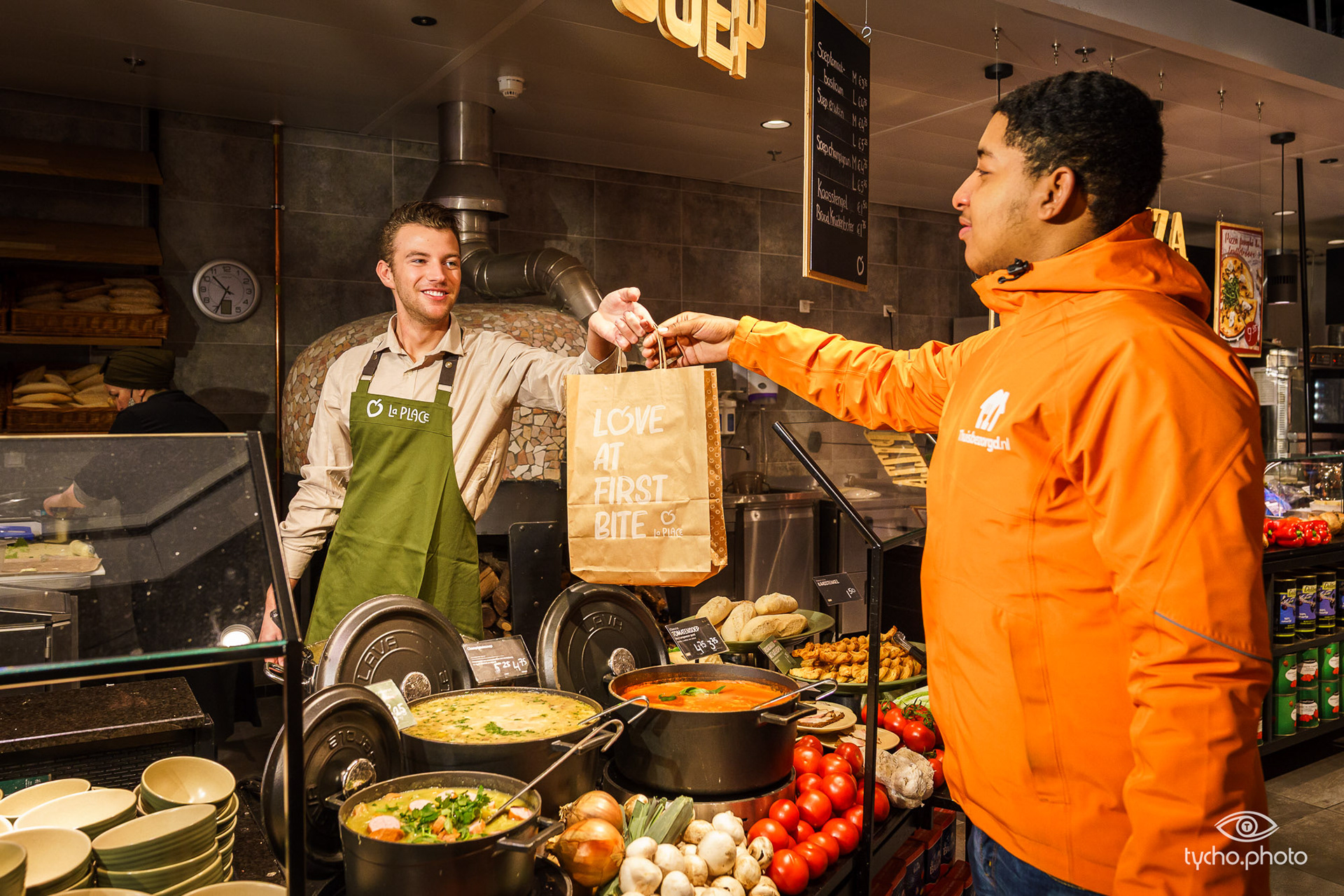 PR-fotografie voor de lancering van de samenwerking tussen La Place en Thuisbezorgd.nl