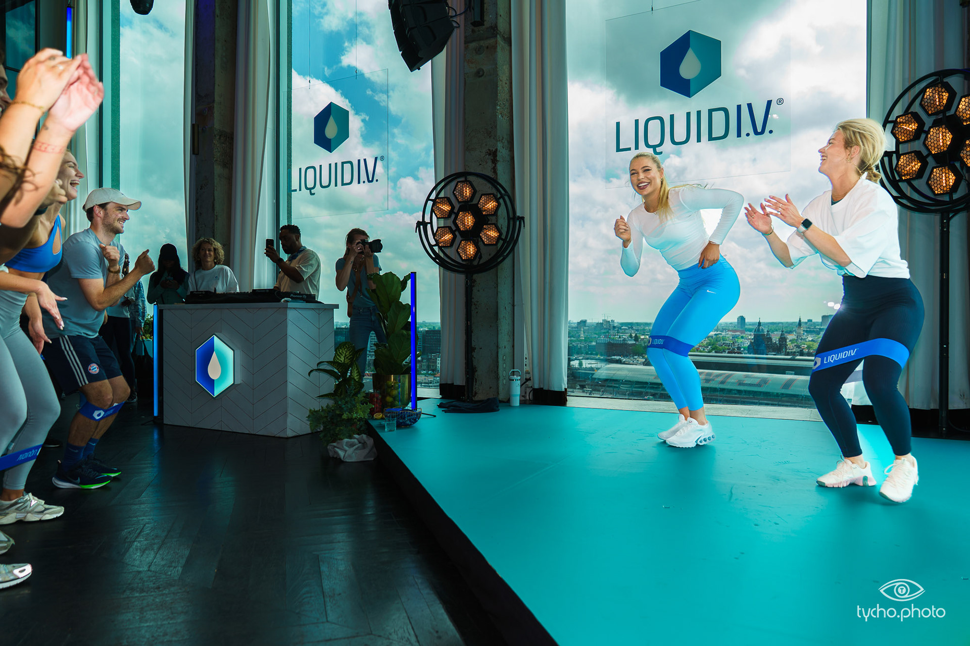 LIQUID I.V. - Jutta Leerdam
