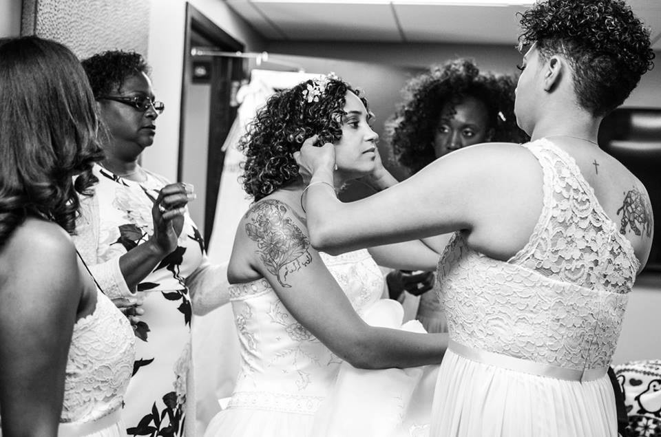 Preparing with all your friends around! We won't miss a moment.