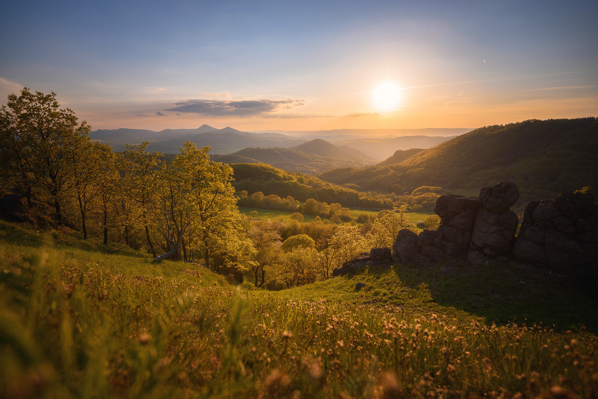 Západ slunce v Českém Středohoří