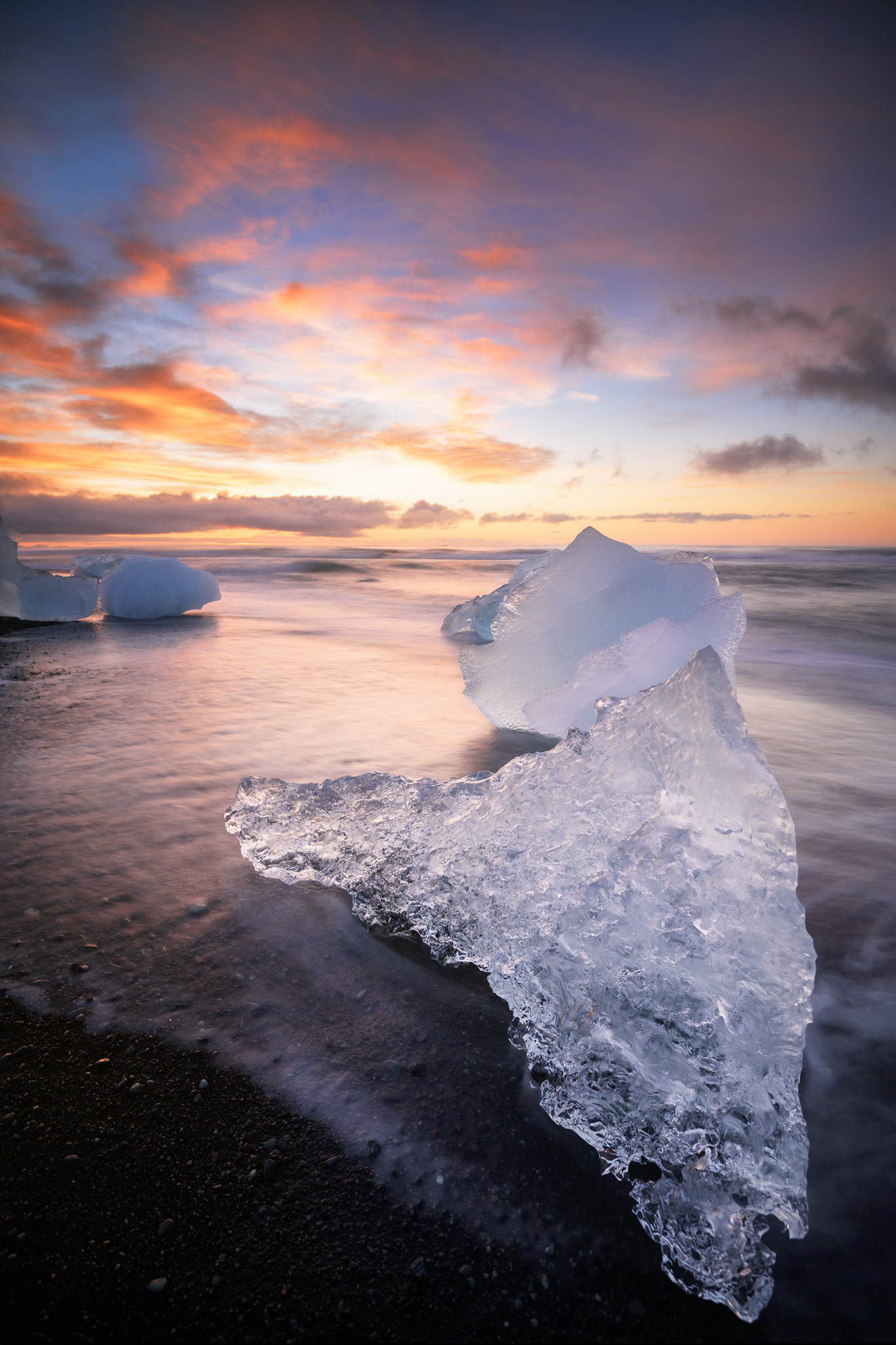 Východ slunce na Diamond beach, Island