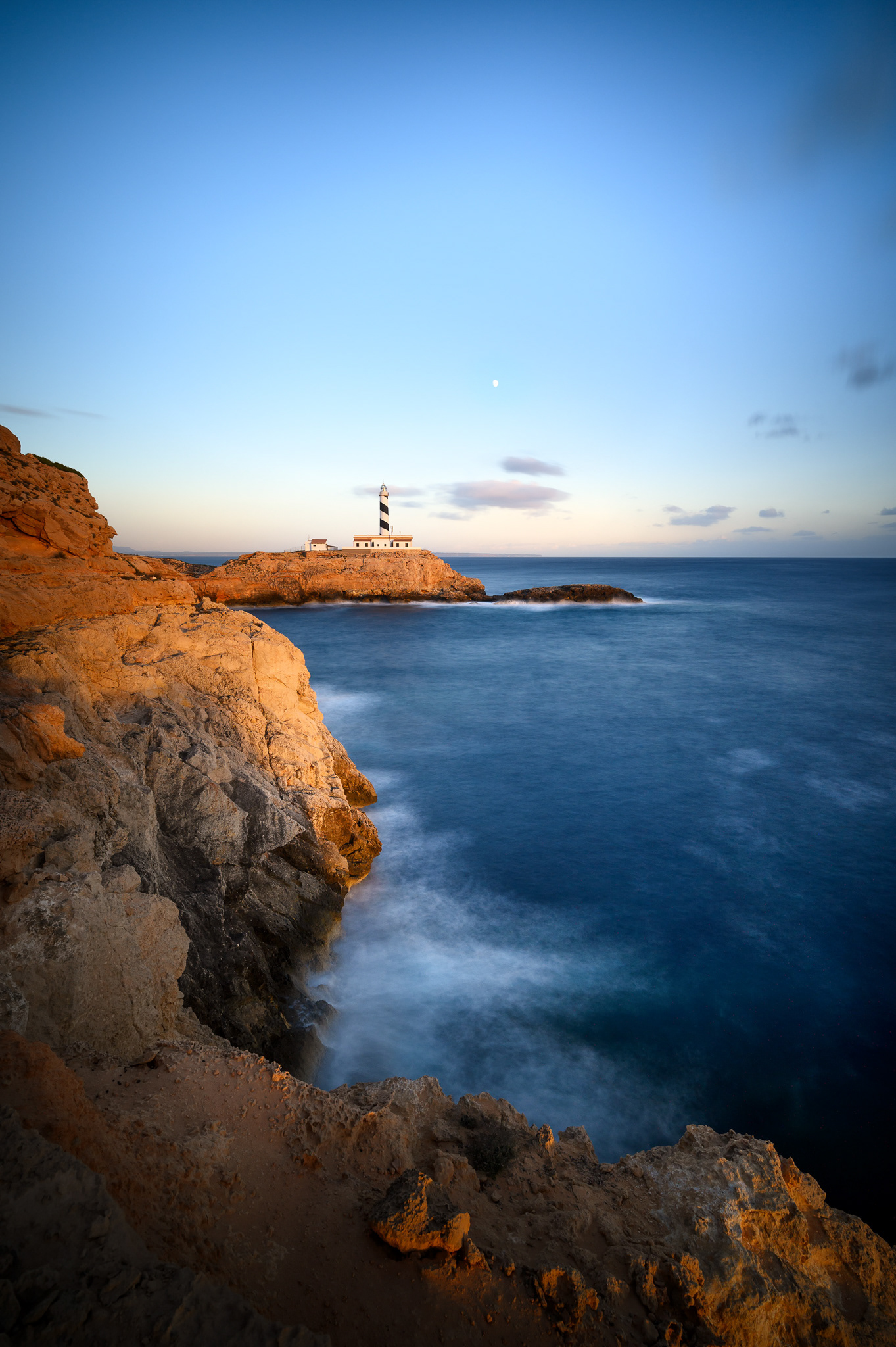 Západ slunce u Faro de Cala Figuera, Mallorca