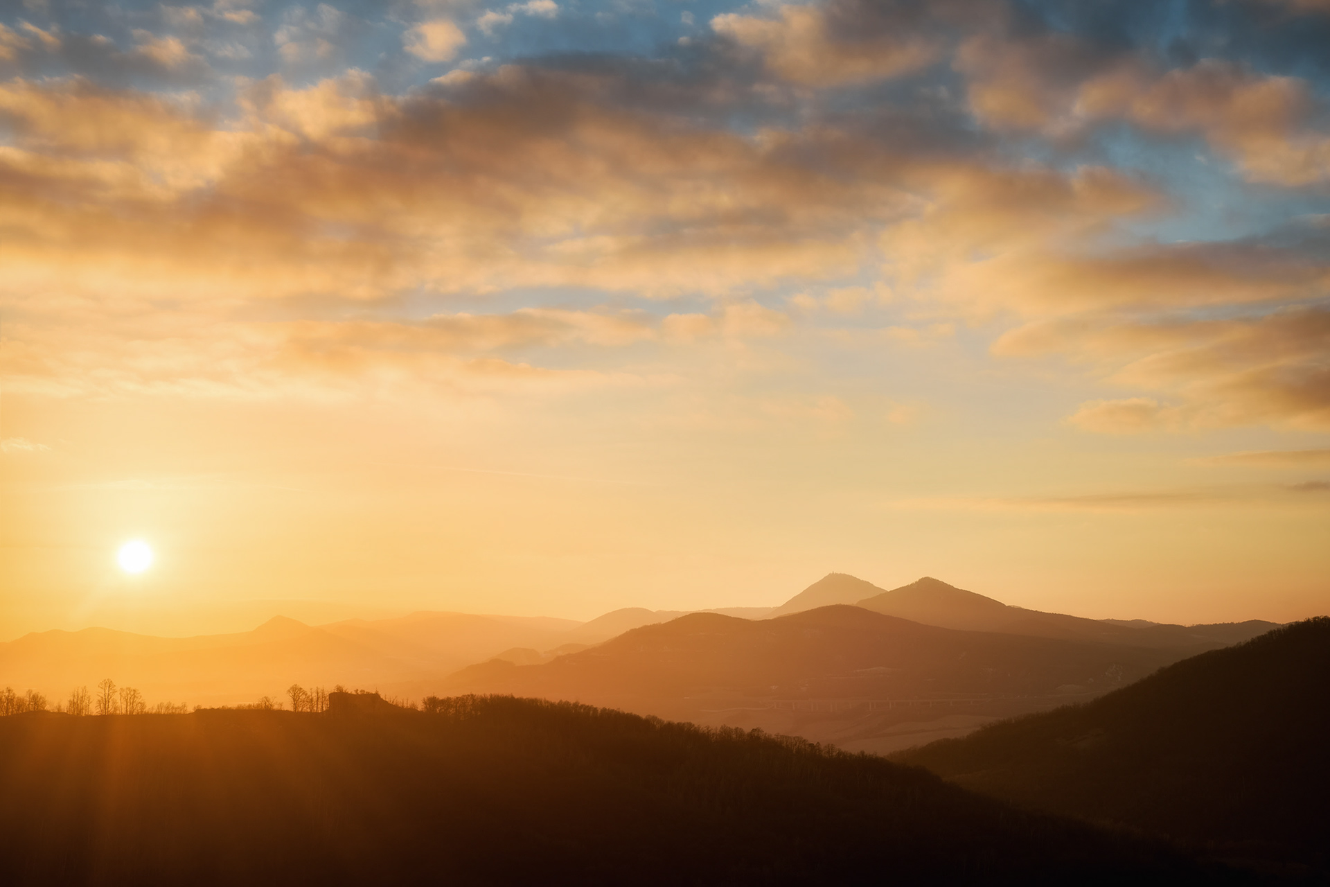 Západ slunce v Českém středohoří