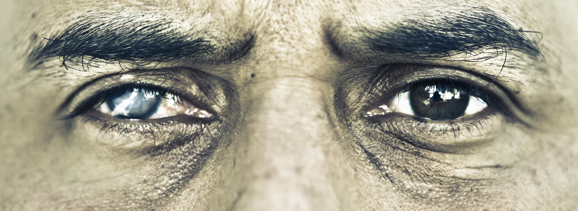 One Eye Blind / Canon 40D 24–70mm f/2.8L