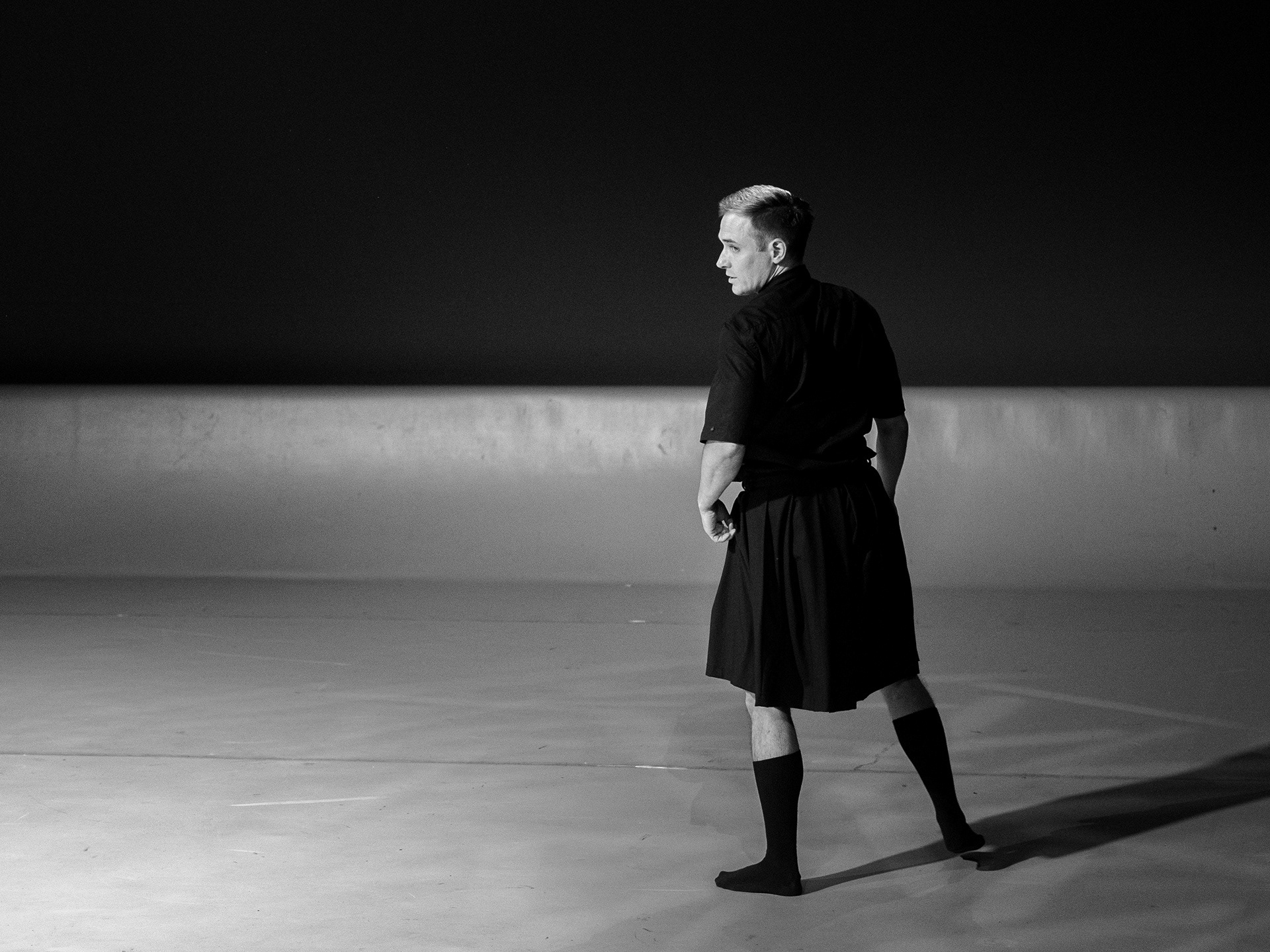 tancerz i aktor Karol Miękina - próba do spektaklu w warszawskim Capitolu