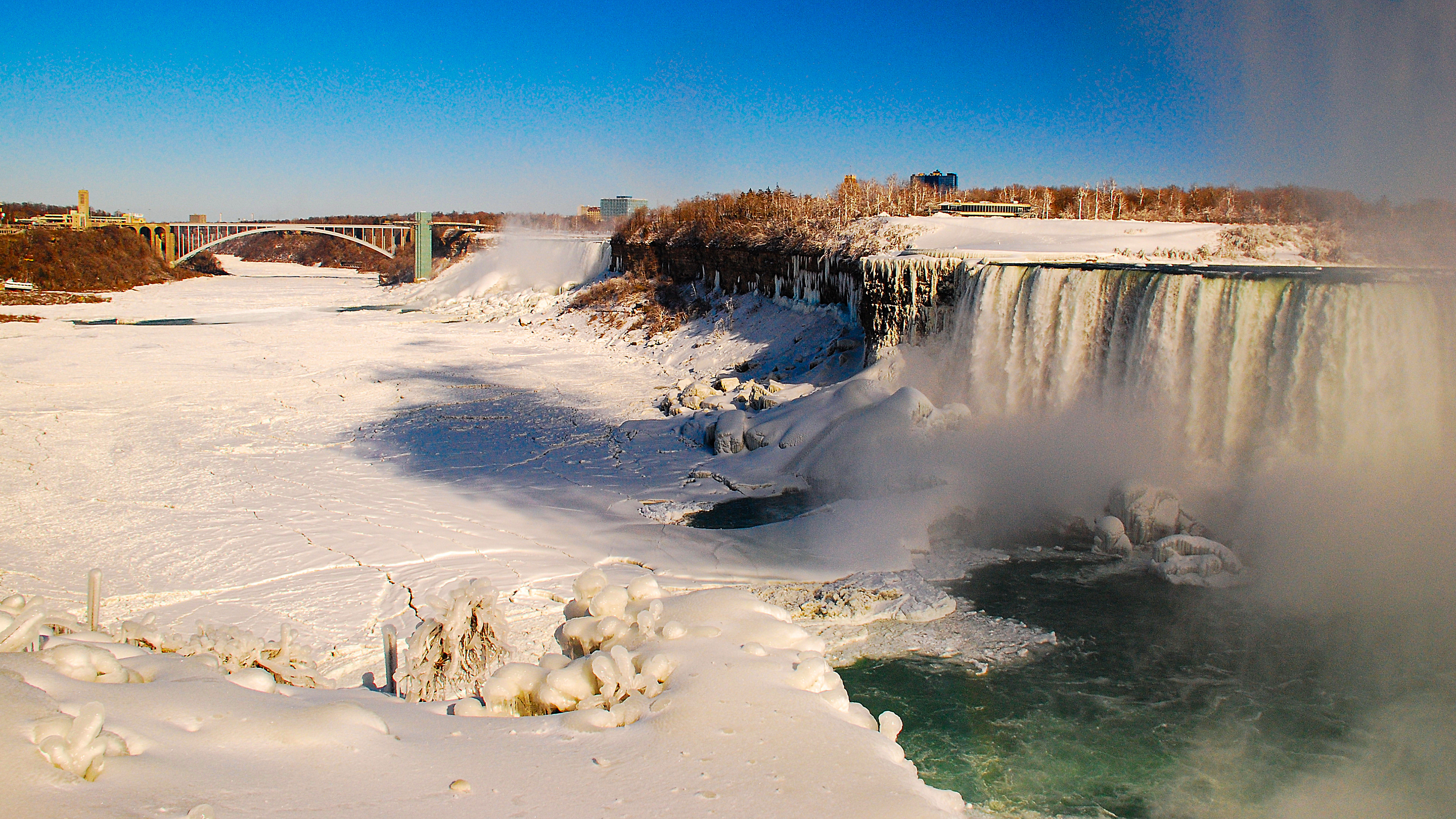 Niagara Falls-Winter-American Side
