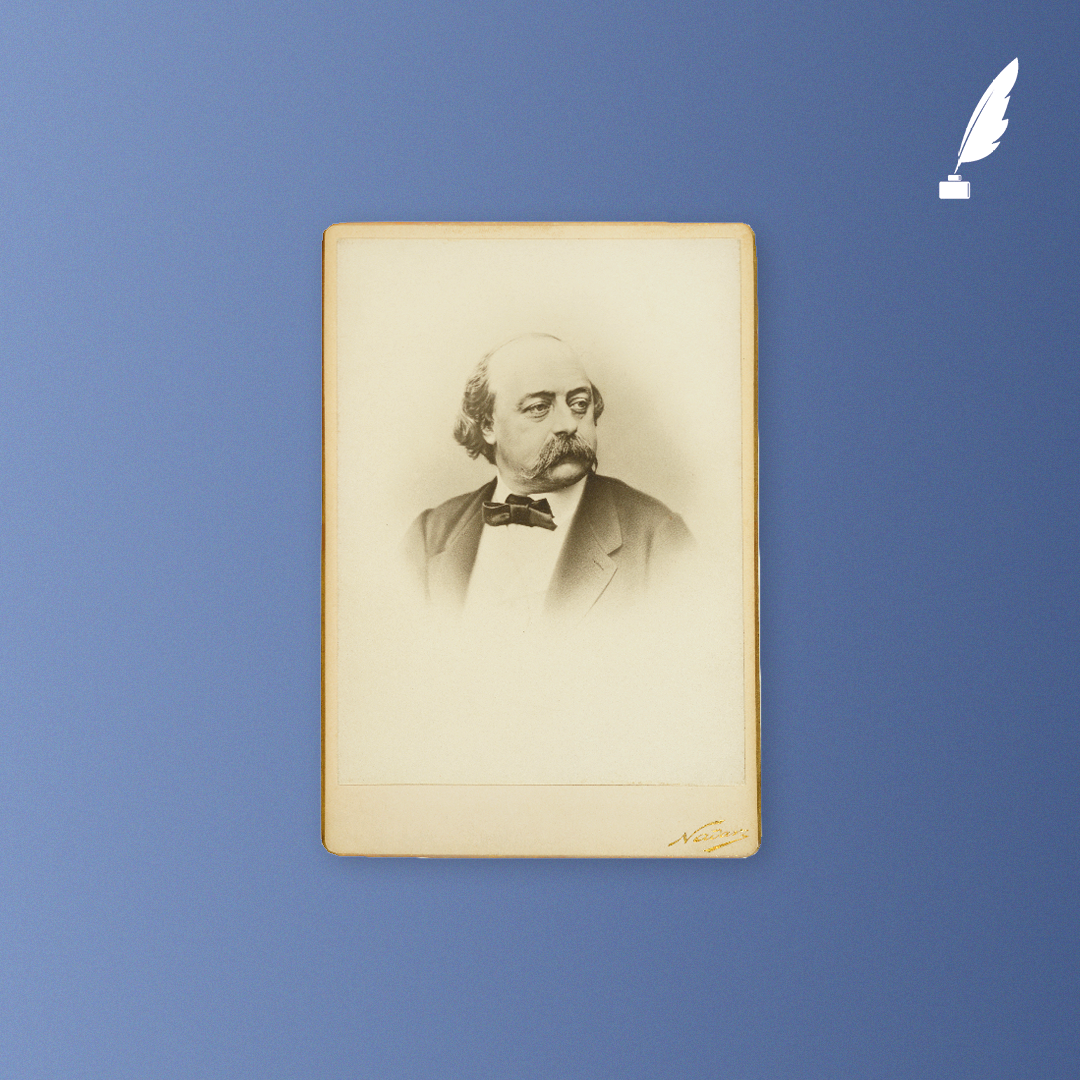 Photographie de Gustave Flaubert par Nadar, dont la prise de vue eut lieu en studio entre 1862 et 1869 (?), et portant la signature du photographe. La mention imprimée “Médaille d’or. Exposition universelle, 1878” apparaît au dos du tirage ainsi qu’un tampon indiquant “collection Claude Buffet”. Claude Buffet, libraire parisien, était lui-même le frère du peintre Bernard Buffet. Si dans la seconde moitié du XIXe siècle, les portraits photographiques d’écrivains sont omniprésents dans la presse, Gustave Flaubert refusera toute sa vie de se livrer à cette forme de publicité et ne partagera pour sa part les rares images de lui qu’à la sphère intime de ses amis. © Hôtel Littéraire Gustave Flaubert