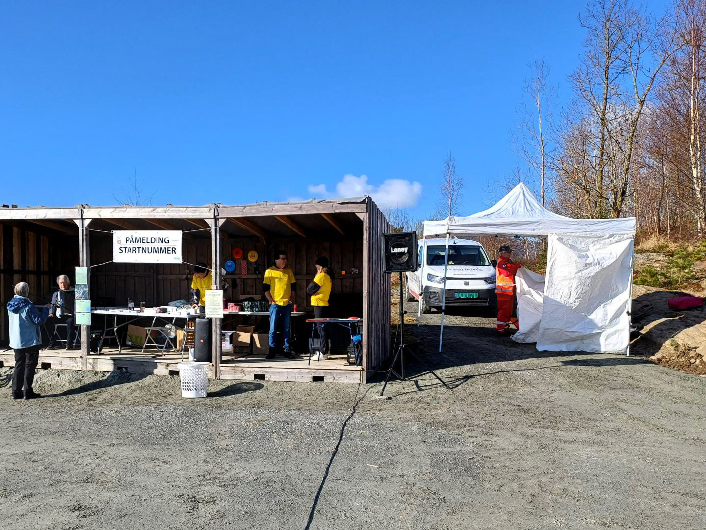 Røde Kors installerer seg.