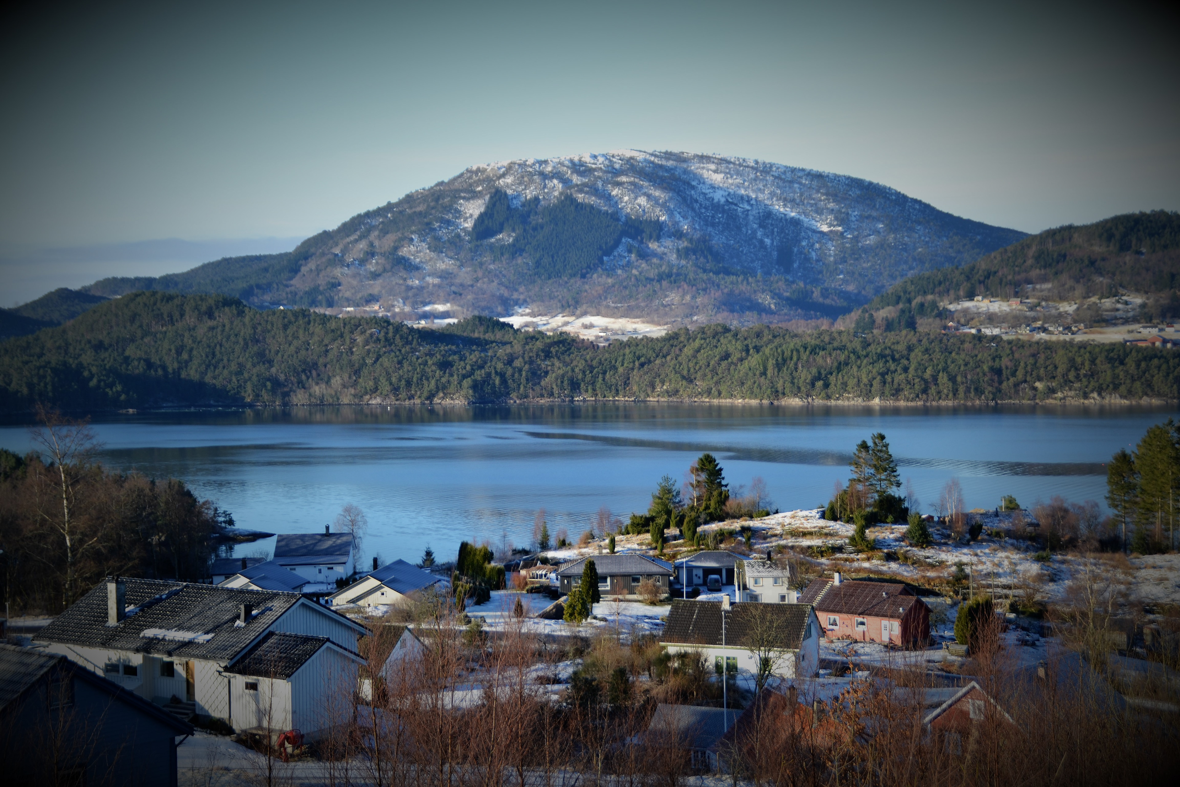 Utsyn frå GULLHAUG mot sørvest - i vinterhalvåret.