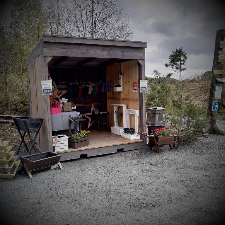 Karolines Redesign Shop. April 2023.