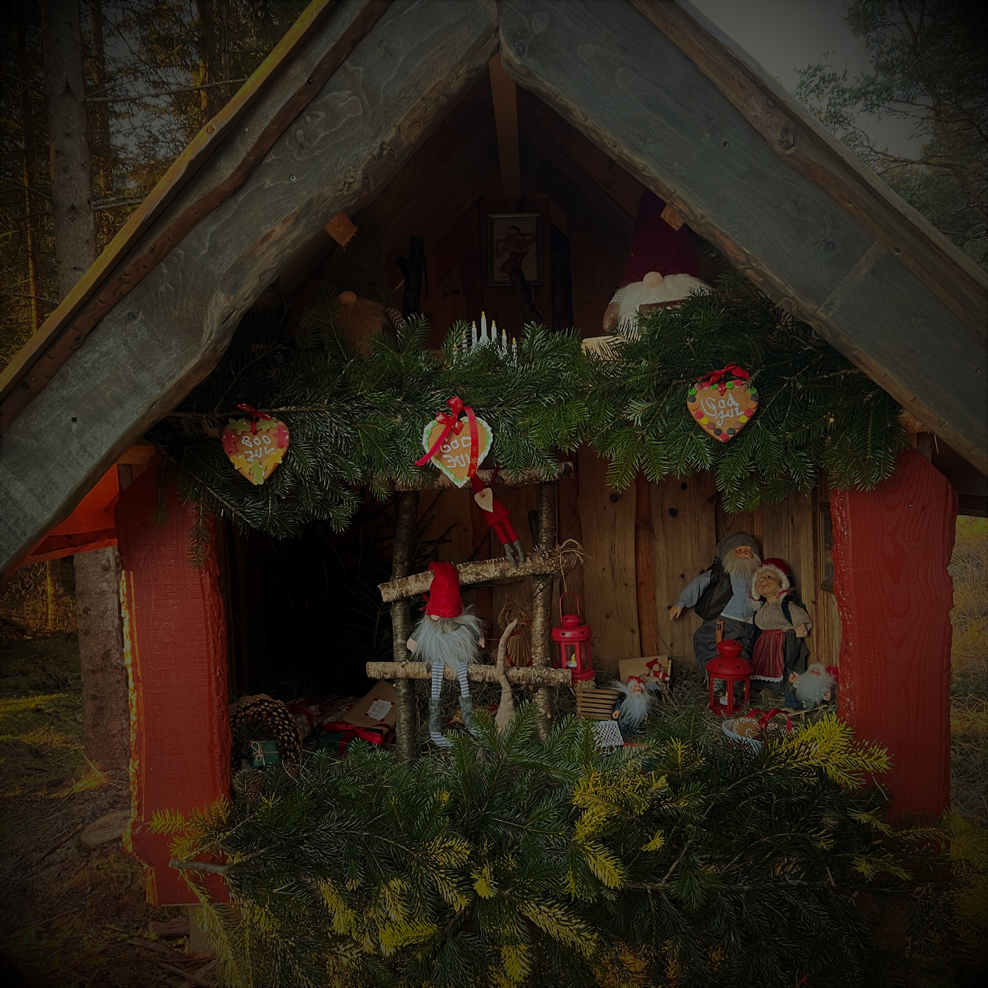 I NISSEHUSET er det mykje rart å sjå for dei nissetøys-interesserte. Foto: Sunniva Lind T Gjerde.