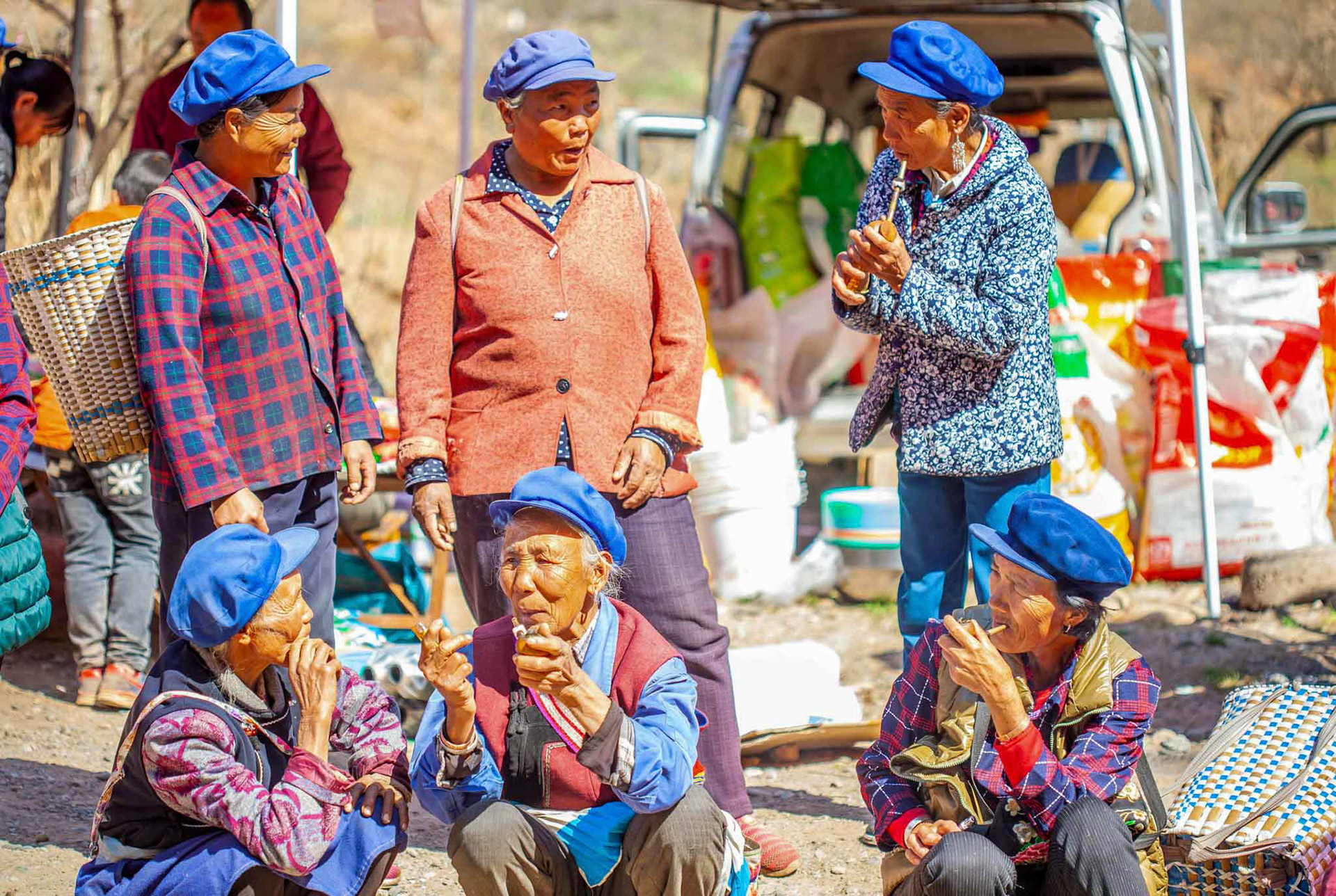 Lisu women during market day