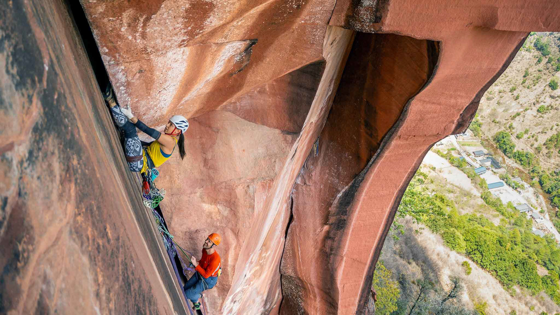 Jenny and Christoph climbing at Dinner wall