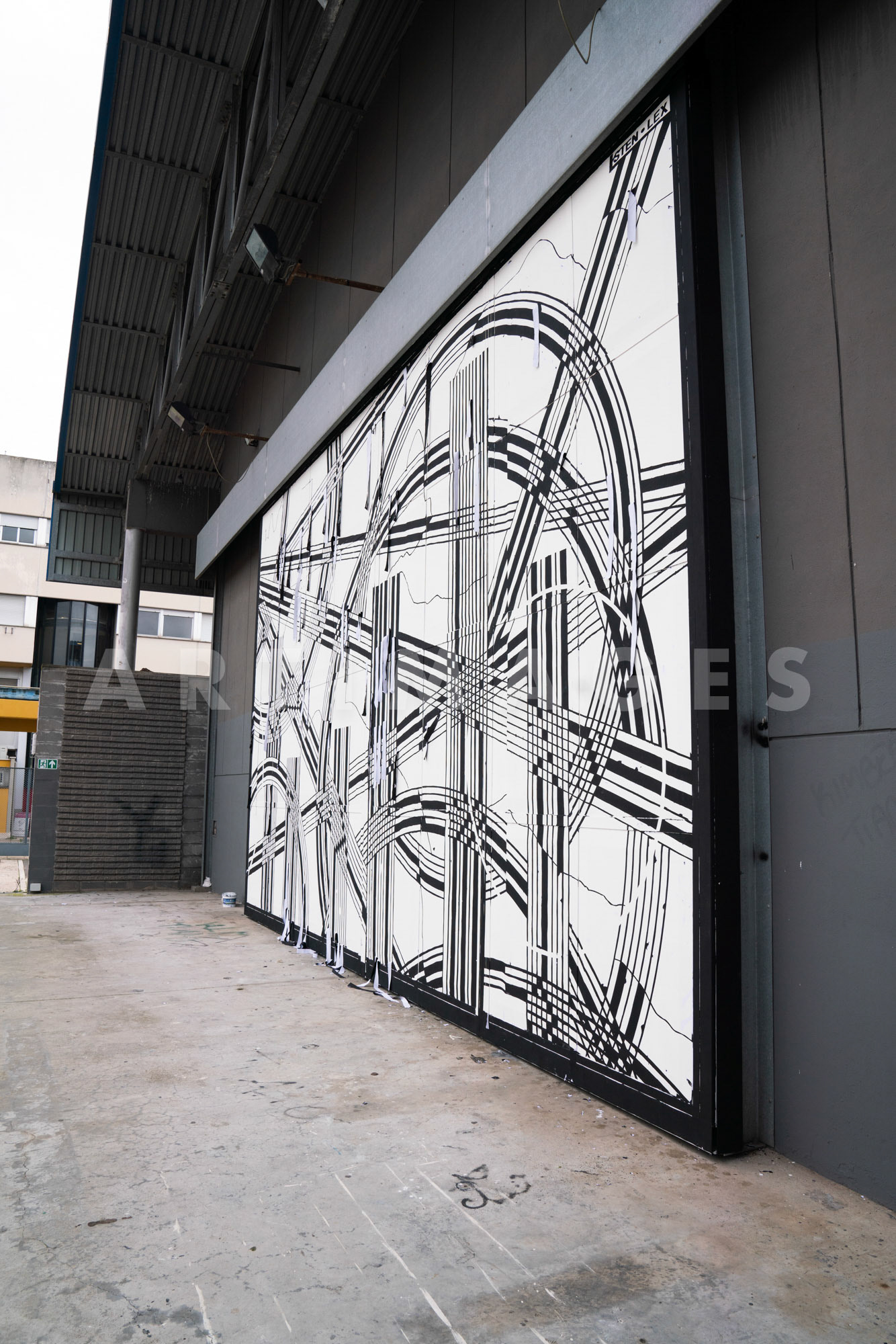 Sten e Lex, opera portone Teatro Tor Bella Monaca Roma, © Giovanni De Angelis 2021