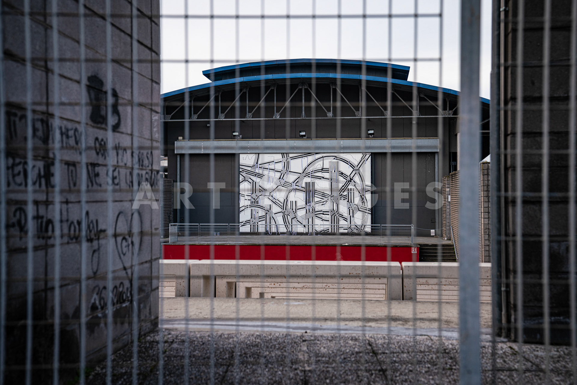 Sten e Lex, opera portone Teatro Tor Bella Monaca Roma, © Giovanni De Angelis 2021