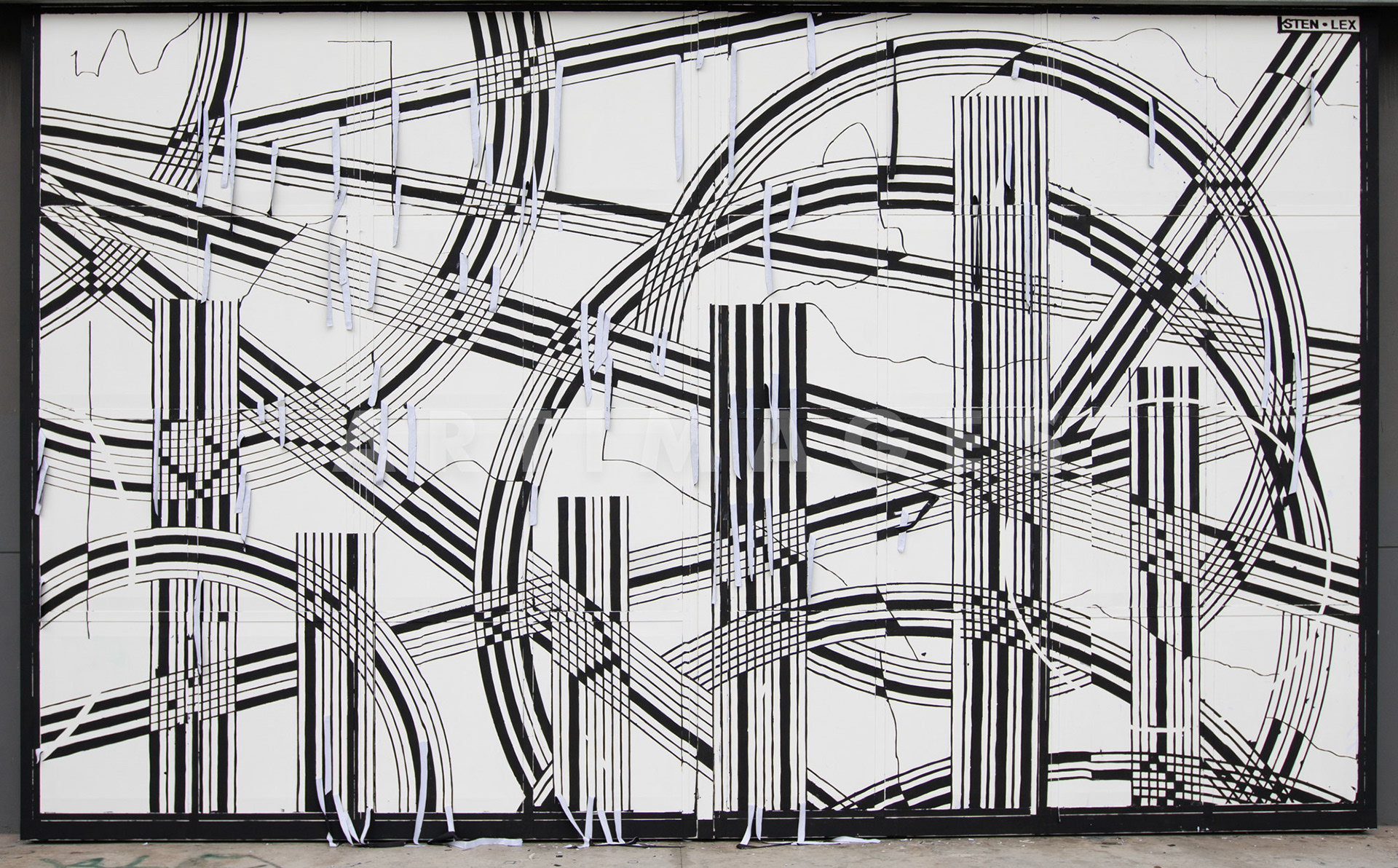 Sten e Lex, opera portone Teatro Tor Bella Monaca Roma, © Giovanni De Angelis 2021