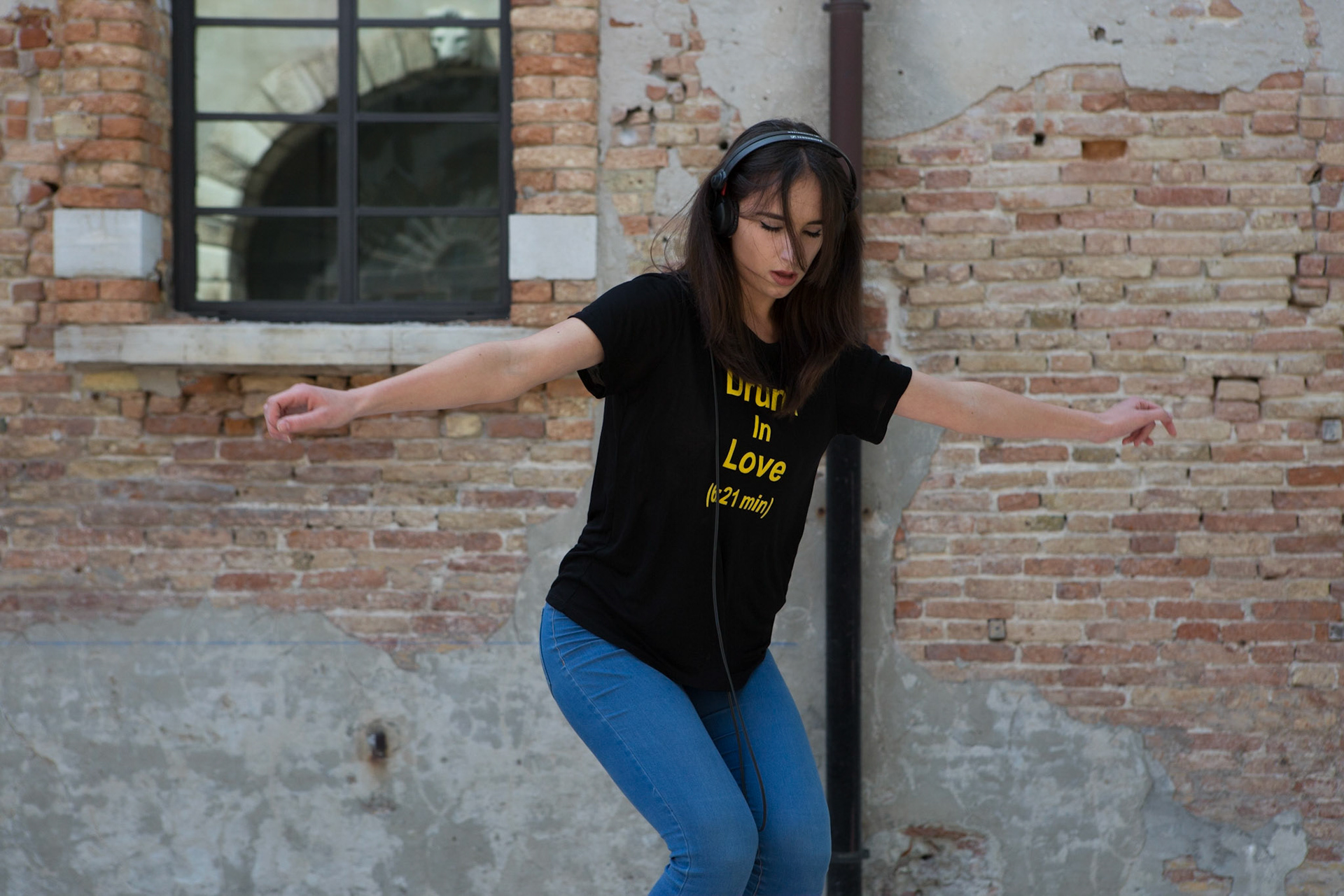 Nevin Aladag performance Raise the Roof