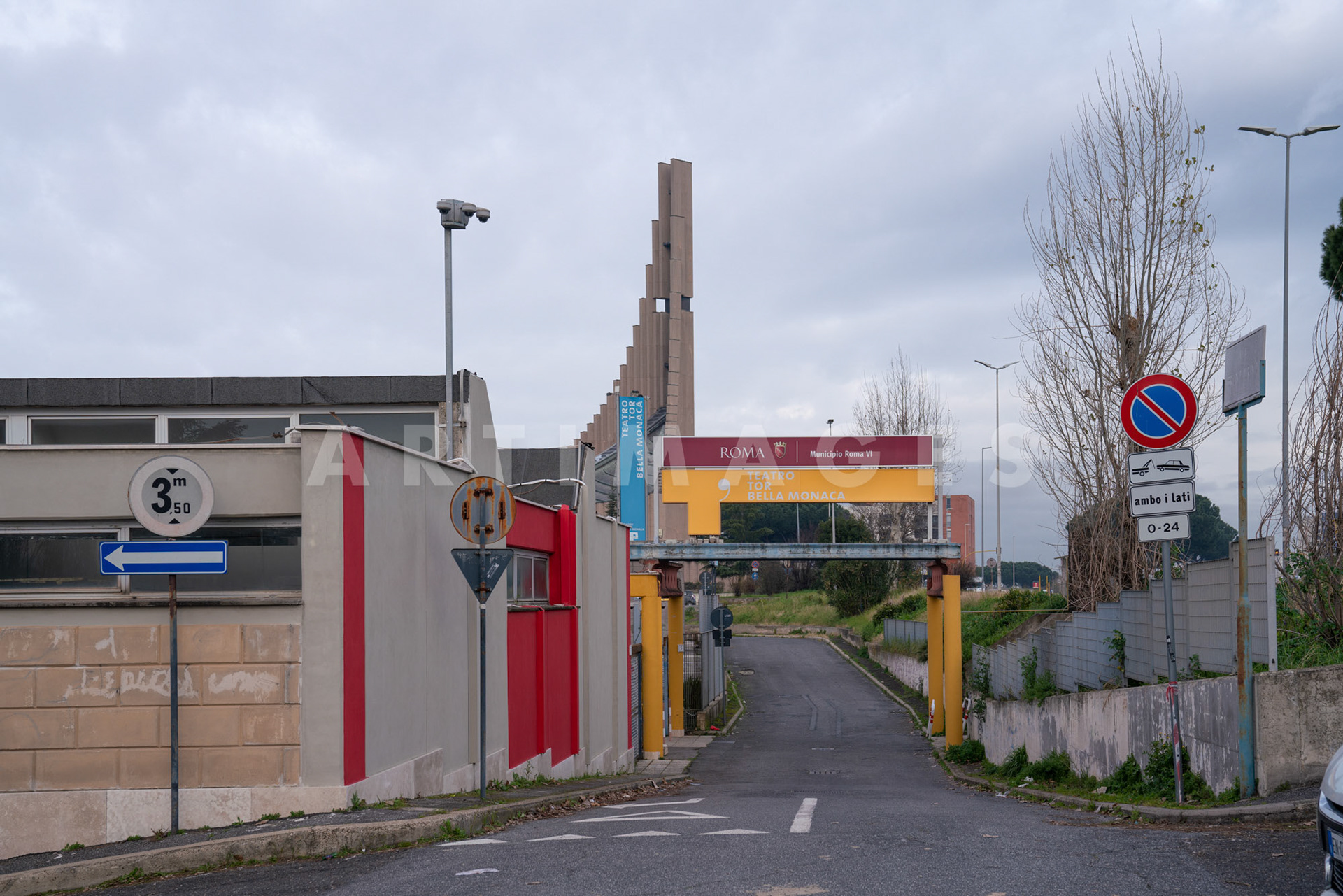 Sten e Lex, opera portone Teatro Tor Bella Monaca Roma, © Giovanni De Angelis 2021
