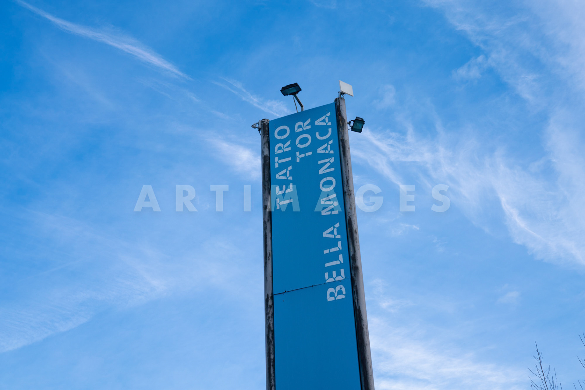 Sten e Lex, opera portone Teatro Tor Bella Monaca Roma, © Giovanni De Angelis 2021