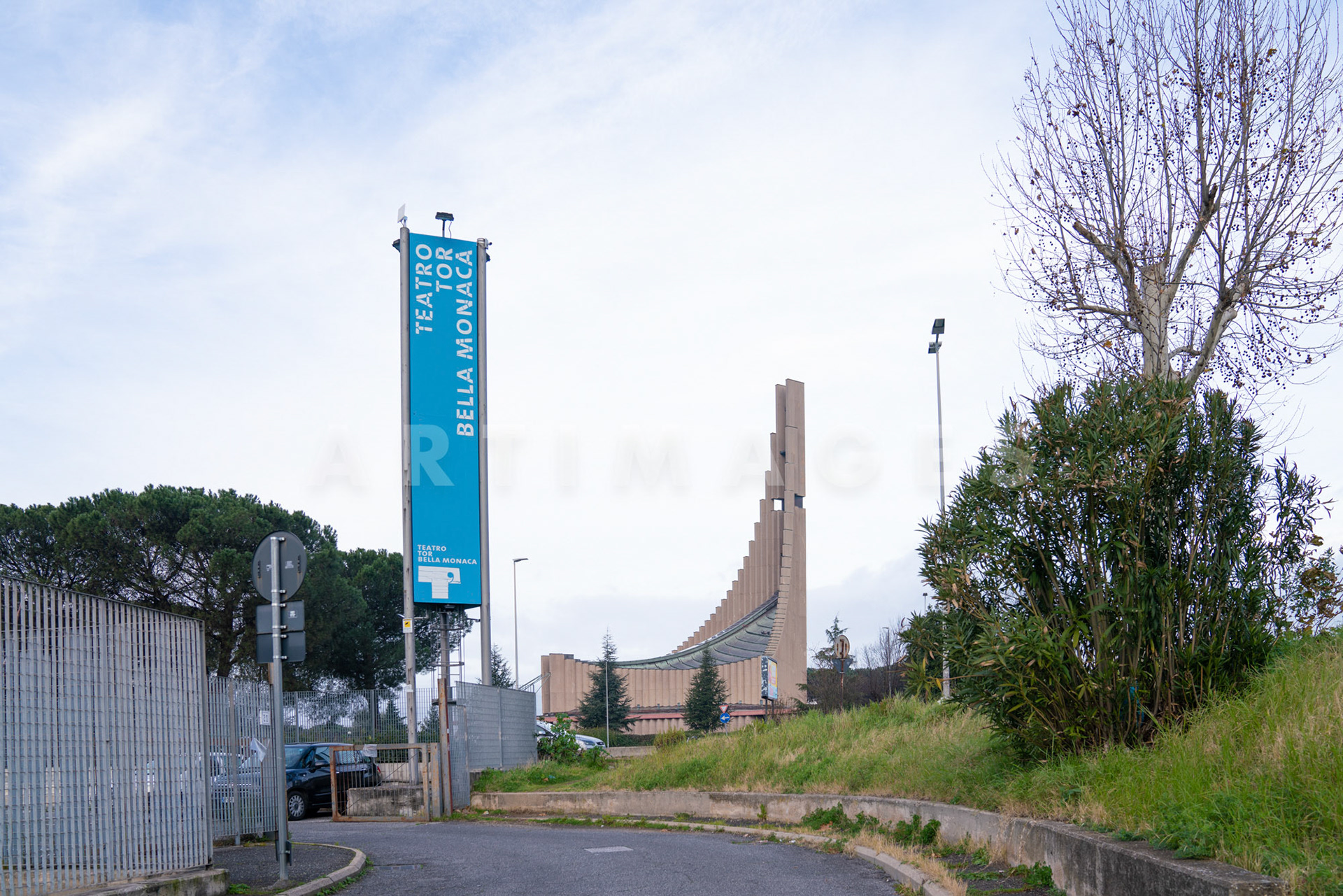 Sten e Lex, opera portone Teatro Tor Bella Monaca Roma, © Giovanni De Angelis 2021