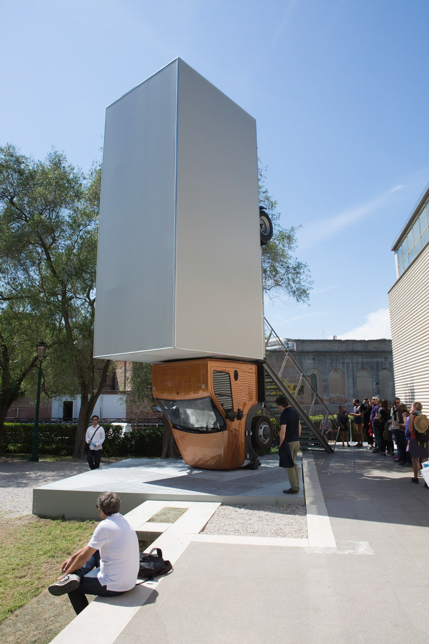Erwin Wurm 57A Biennale di Venezia 2017 - © Giovanni De Angelis 57A Biennale di Venezia 2017 - © Giovanni De Angelis