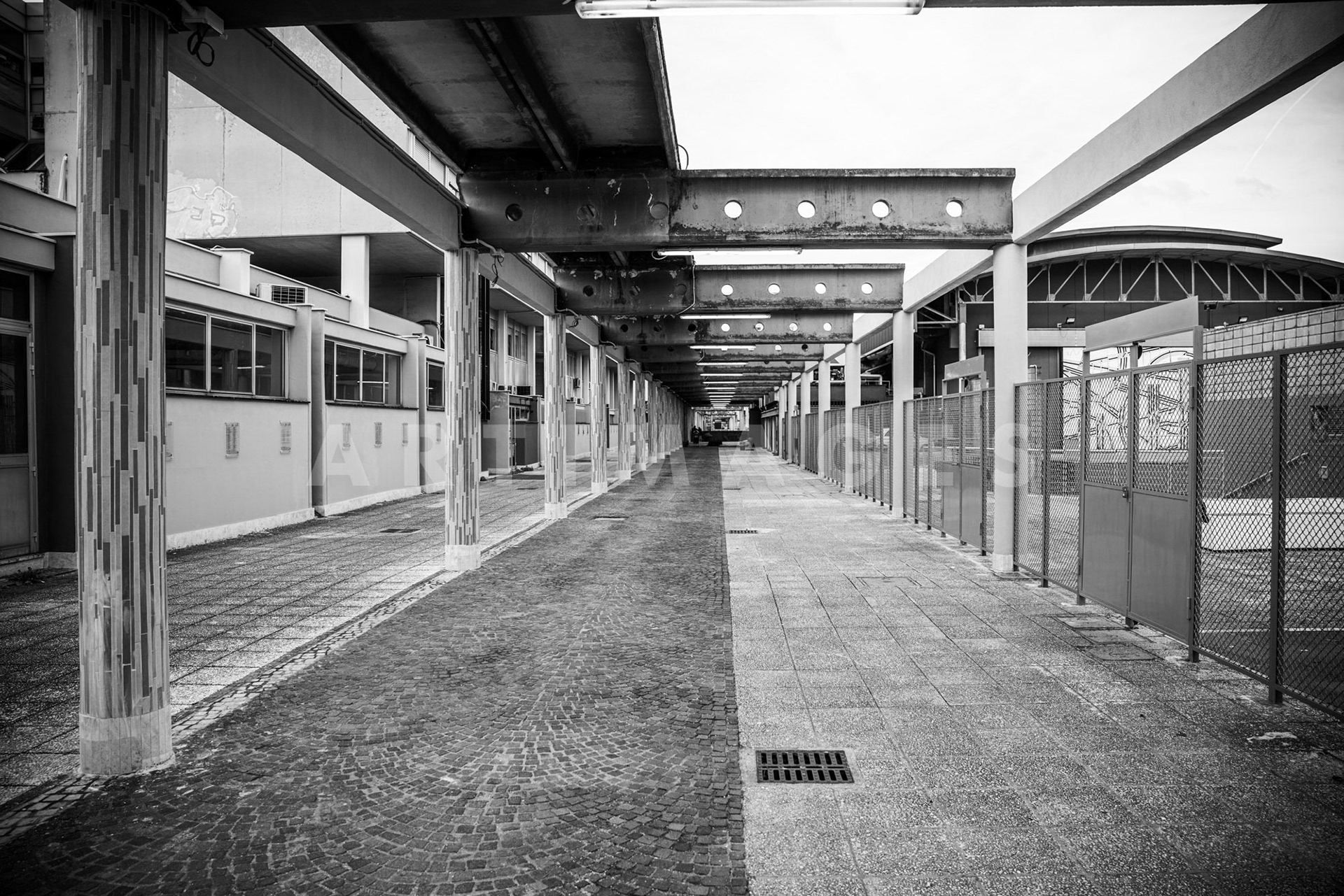 Sten e Lex, opera portone Teatro Tor Bella Monaca Roma, © Giovanni De Angelis 2021