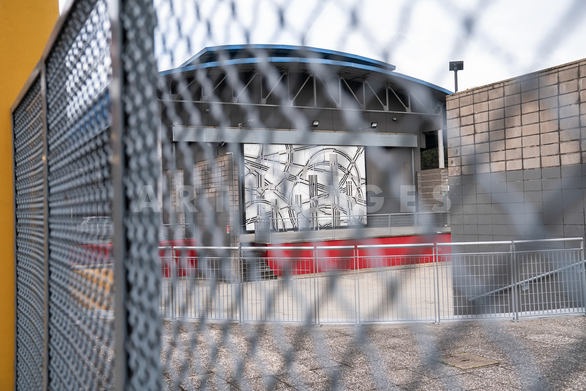 Sten e Lex, opera portone Teatro Tor Bella Monaca Roma, © Giovanni De Angelis 2021
