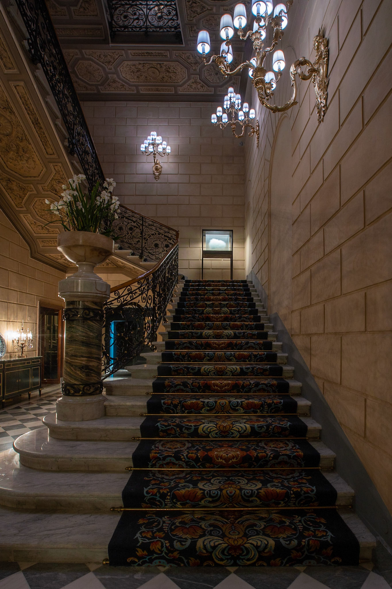 Leandro Erlich, Galleria Continua Roma, exhibition view 'Soprattutto' - photo: Giovanni De Angelis, © 2020