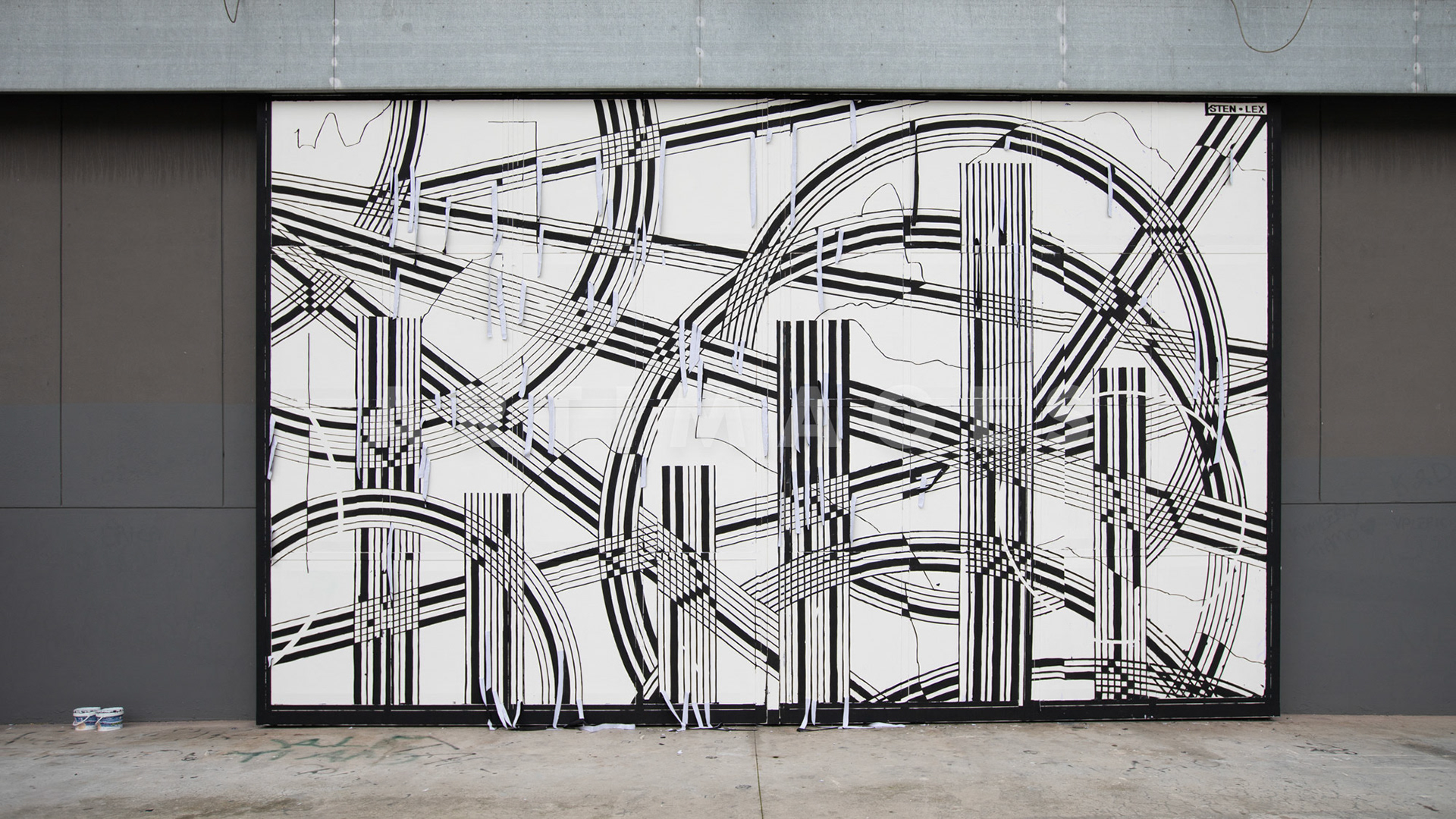 Sten e Lex, opera portone Teatro Tor Bella Monaca Roma, © Giovanni De Angelis 2021