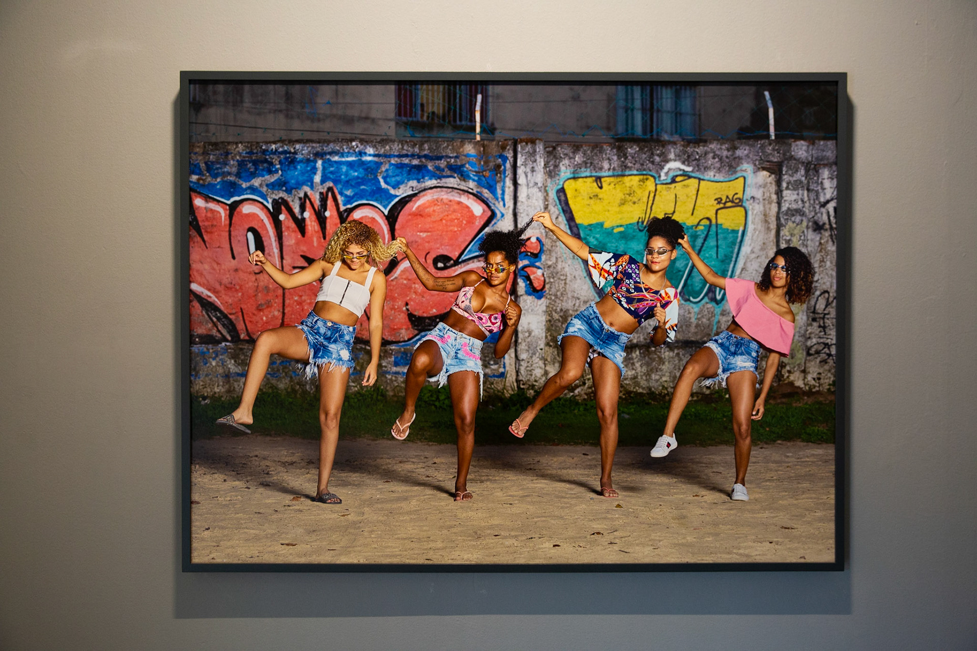 Brazil Pavilion -Swinguerra - Commissioner: José Olympio da Veiga Pereira, Fundação Bienal de São Paulo. Curator: Gabriel Pérez-Barreiro. Exhibitors: Bárbara Wagner &amp; Benjamin de Burca - Venice 58th International art Exhibition