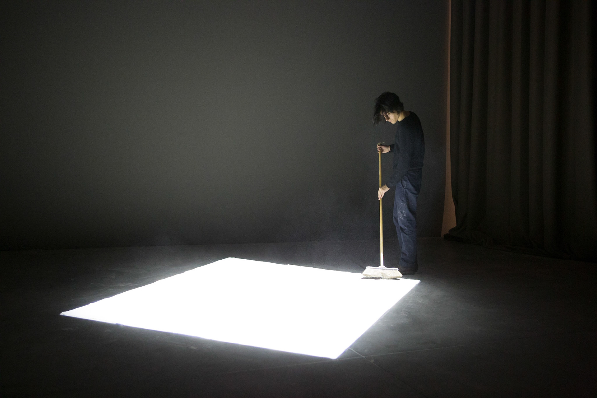 Edith Dekyndt one thousands and one nights - performance