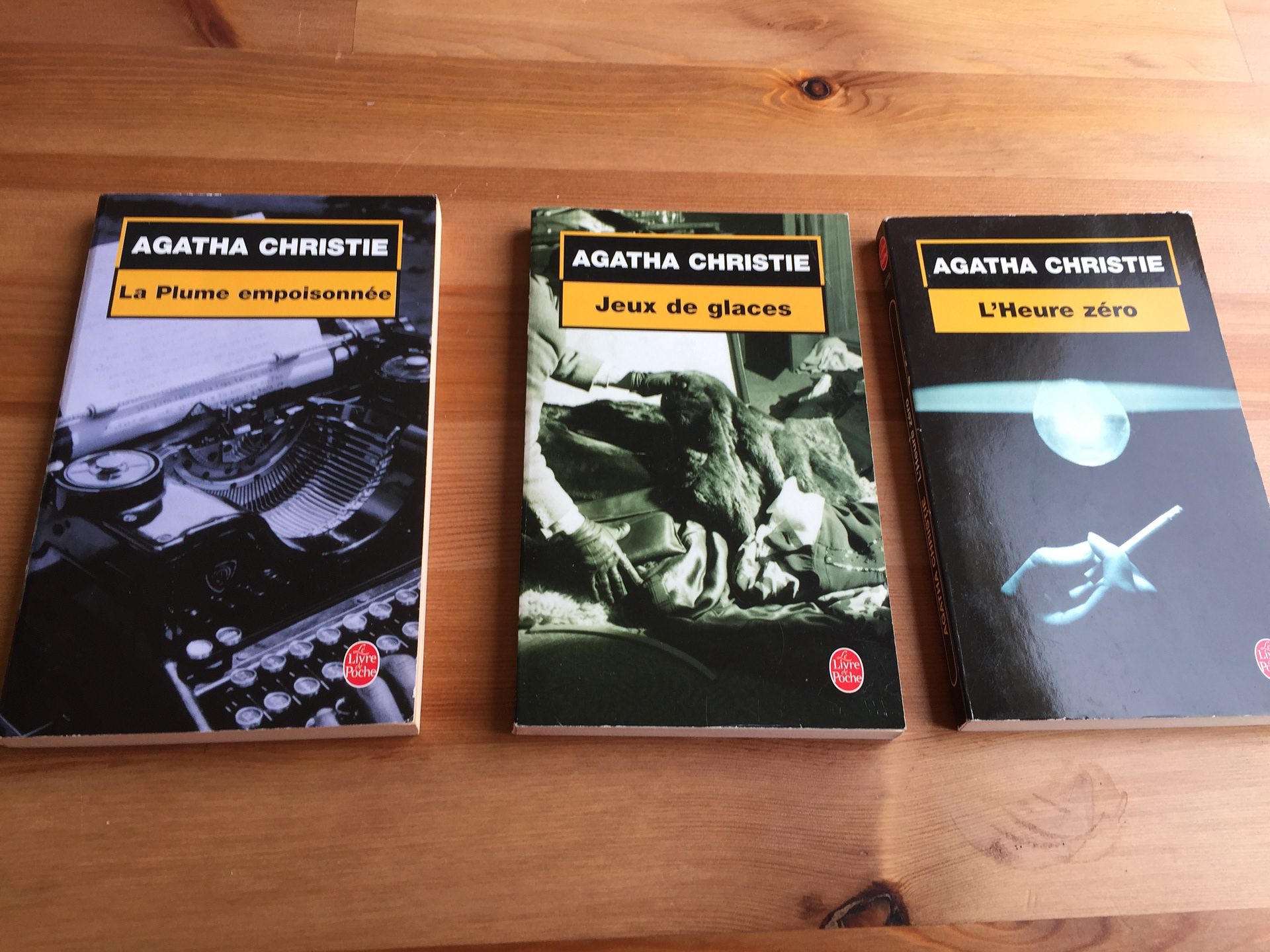 A C 4 - 3 LIVRES : PRix 6 €