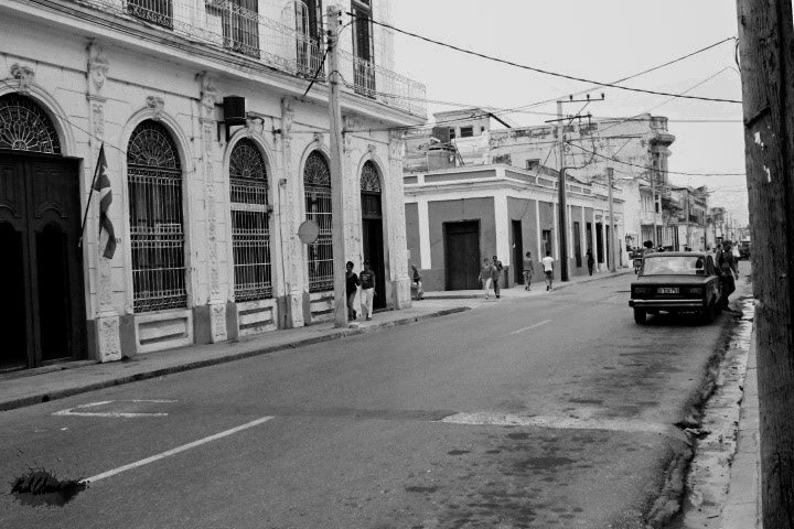 "Cuban Streets" Featured in "Captured" exhibit in Las Laguna Art Gallery 