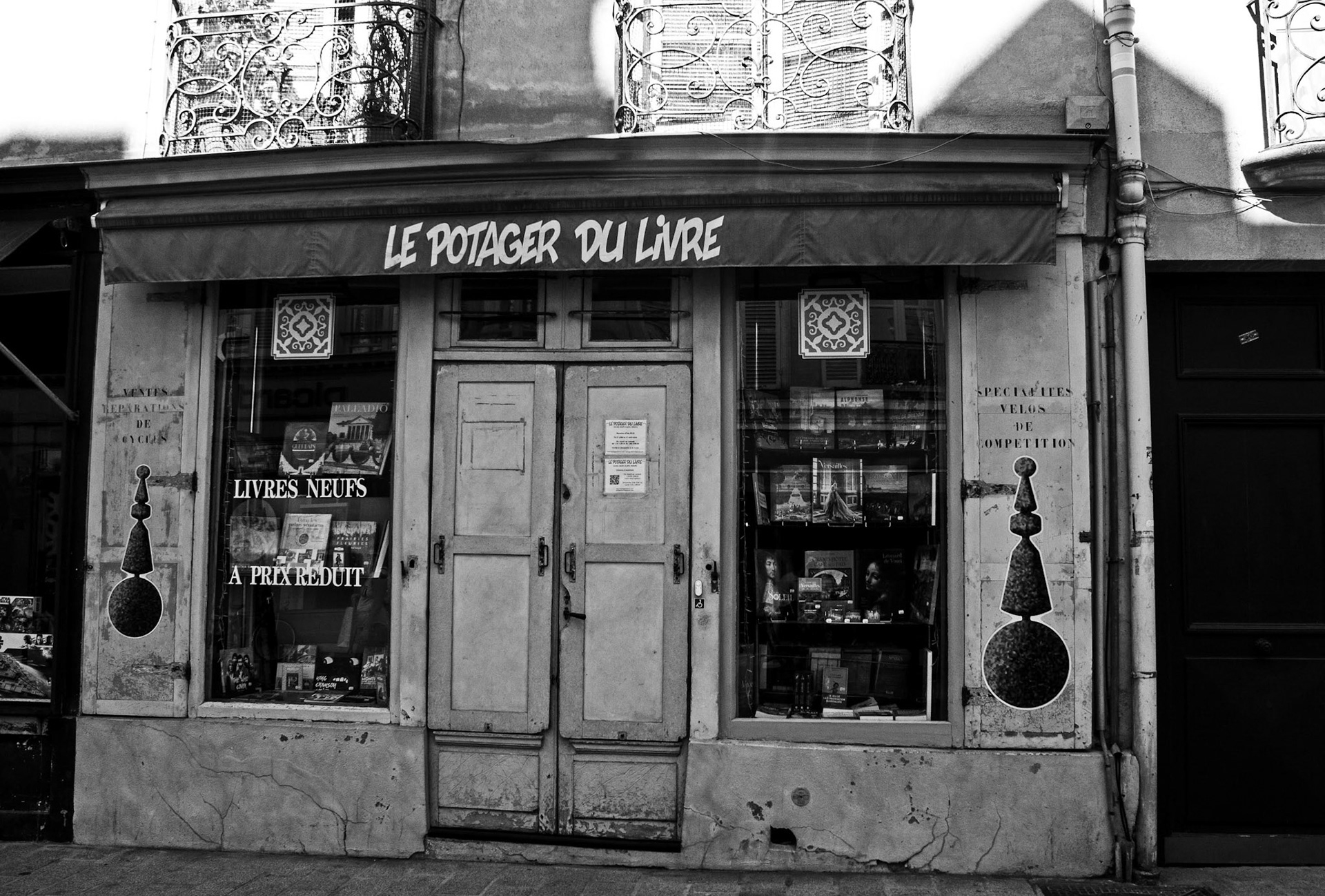 Sold in The Walnut Gallery 