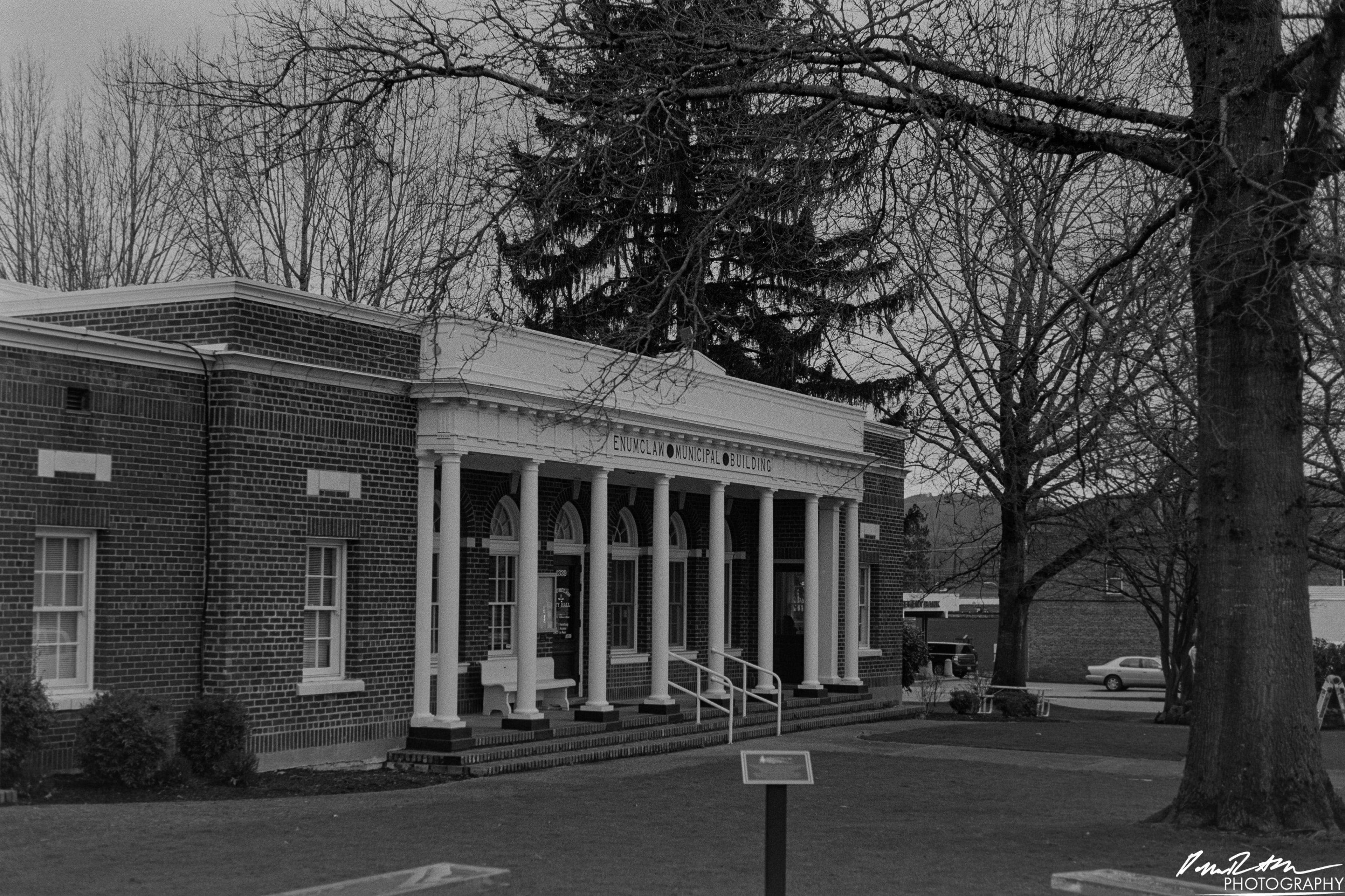 B&W HP Ilford 200 - Enumclaw WA