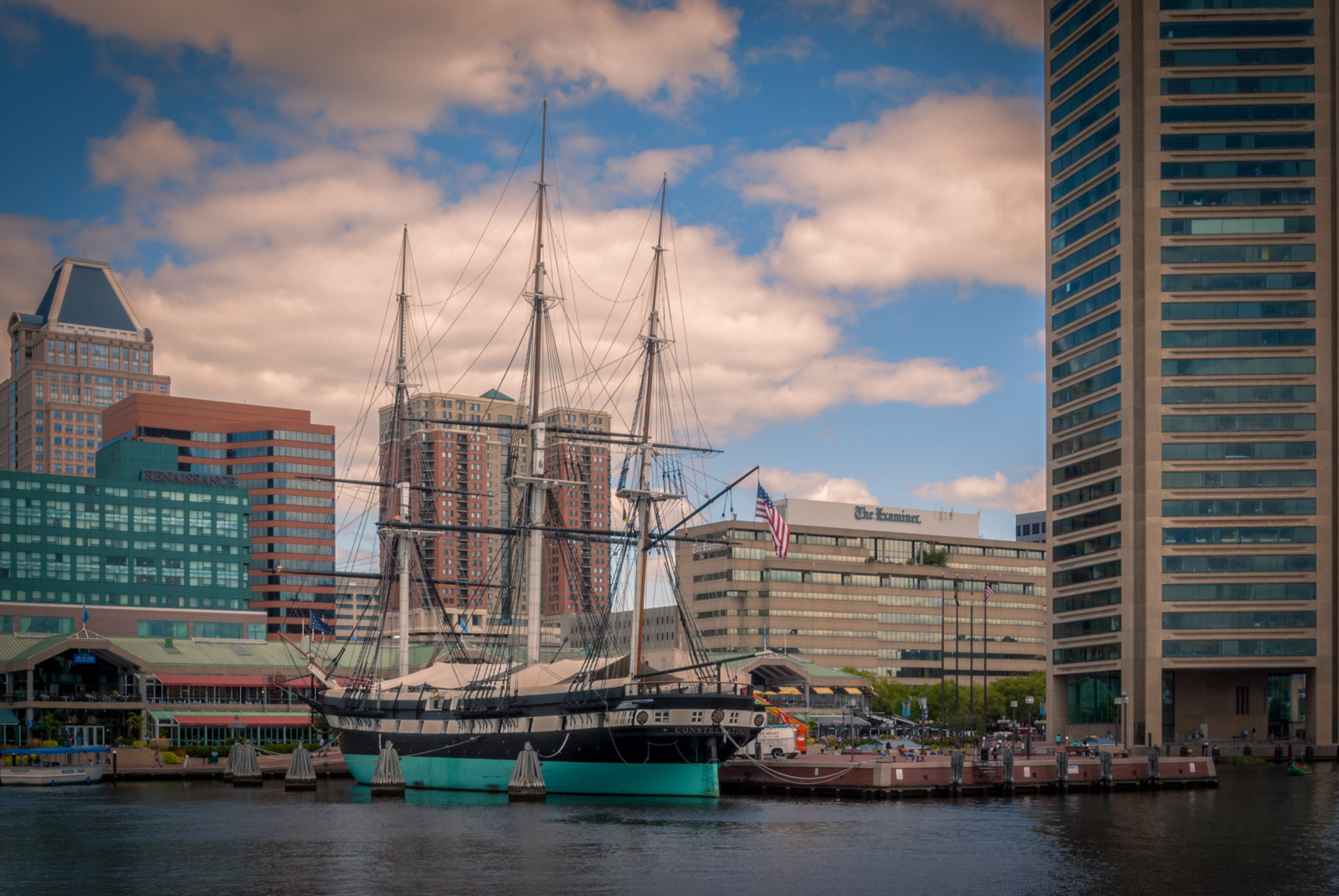 USS Constellation | Settings: | iso 200 | 31mm | f/29 | 1/50 Sek. |