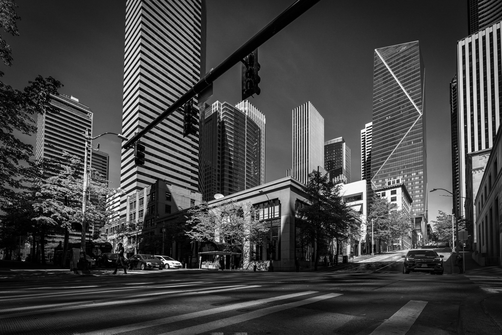 2nd ave columbus street B/W | Settings: | iso 100 | 10mm | f/6,3 | 1/400 Sek. |