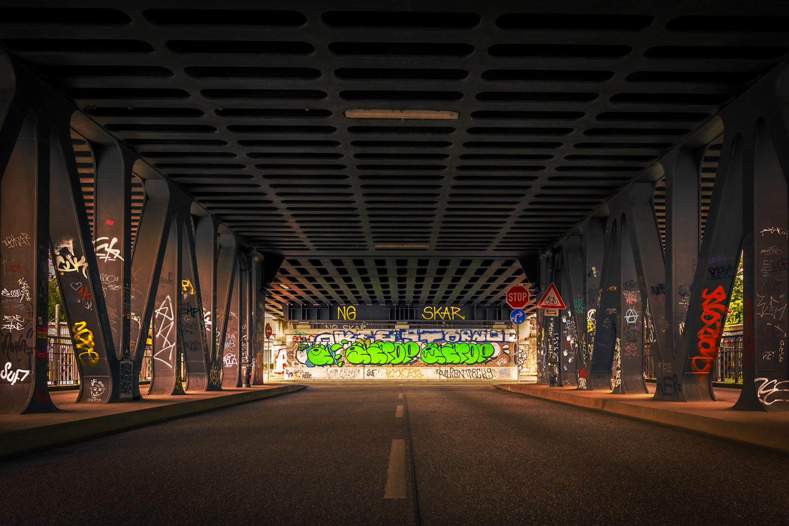 Oberhafenbrücke | Settings: | iso 640 | 16mm | f/8 | 1/60 Sek. |
