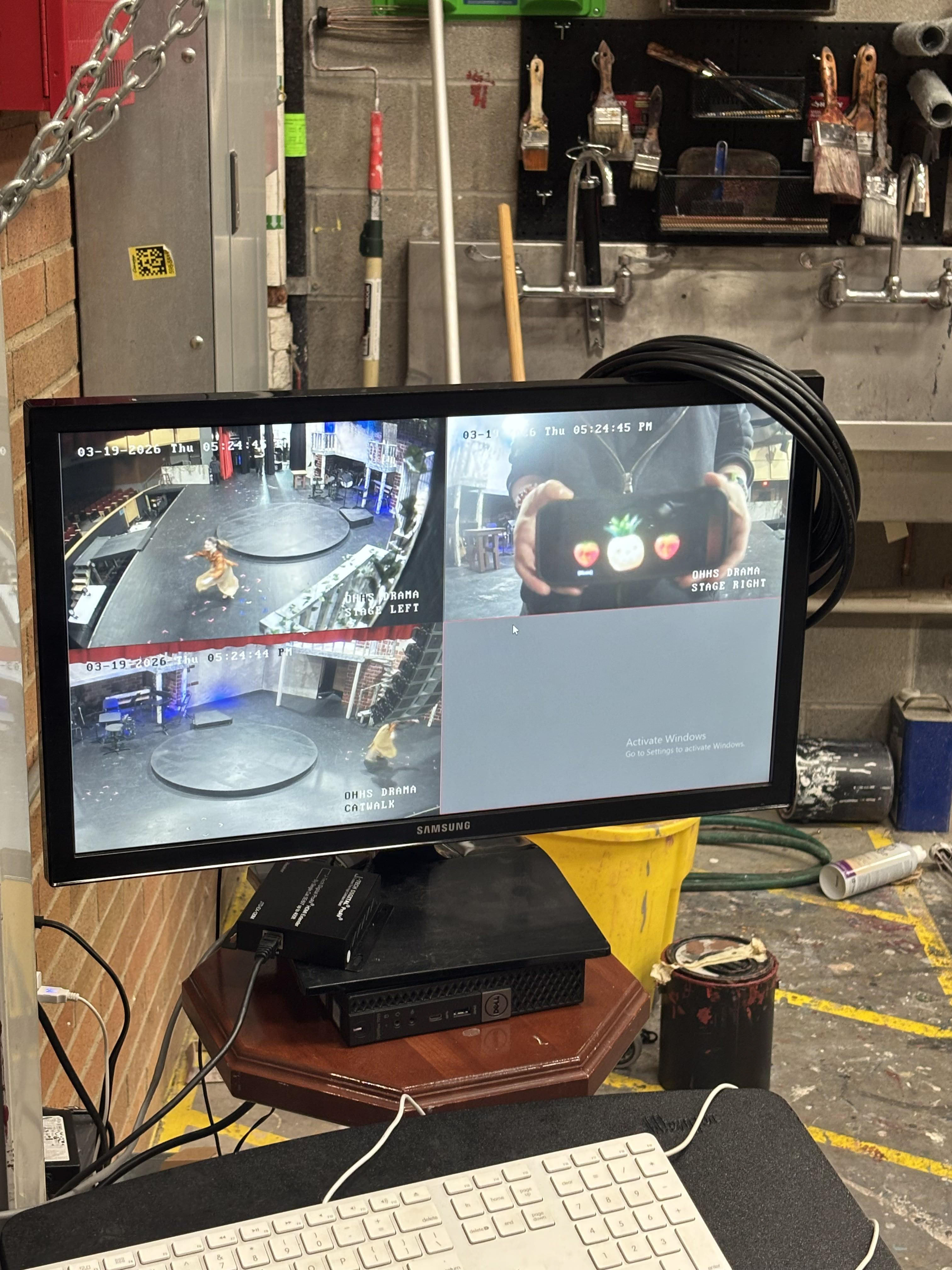 Added Monitor for Stage Manager