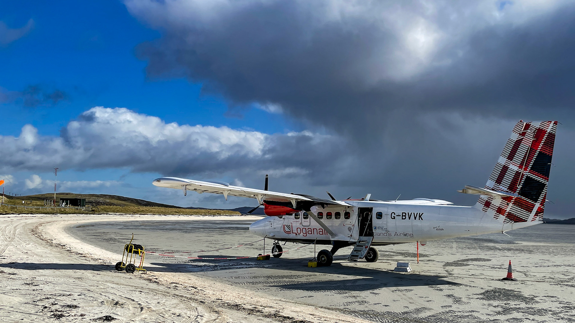 Loganair Twin Otter on at Barra