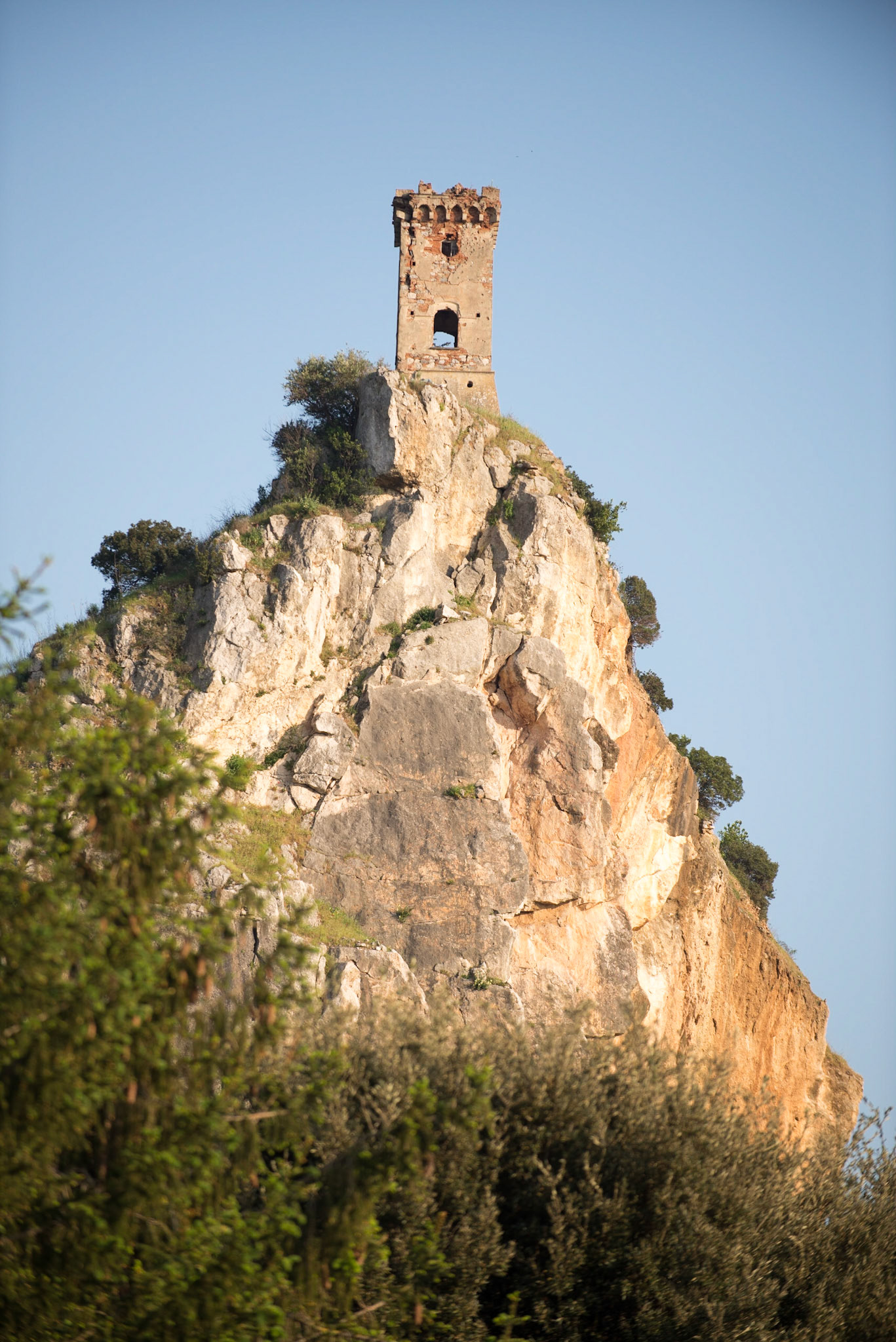 Tower of Upezzinghi as recorded by Dante Alighieri (Inferno, 1289)