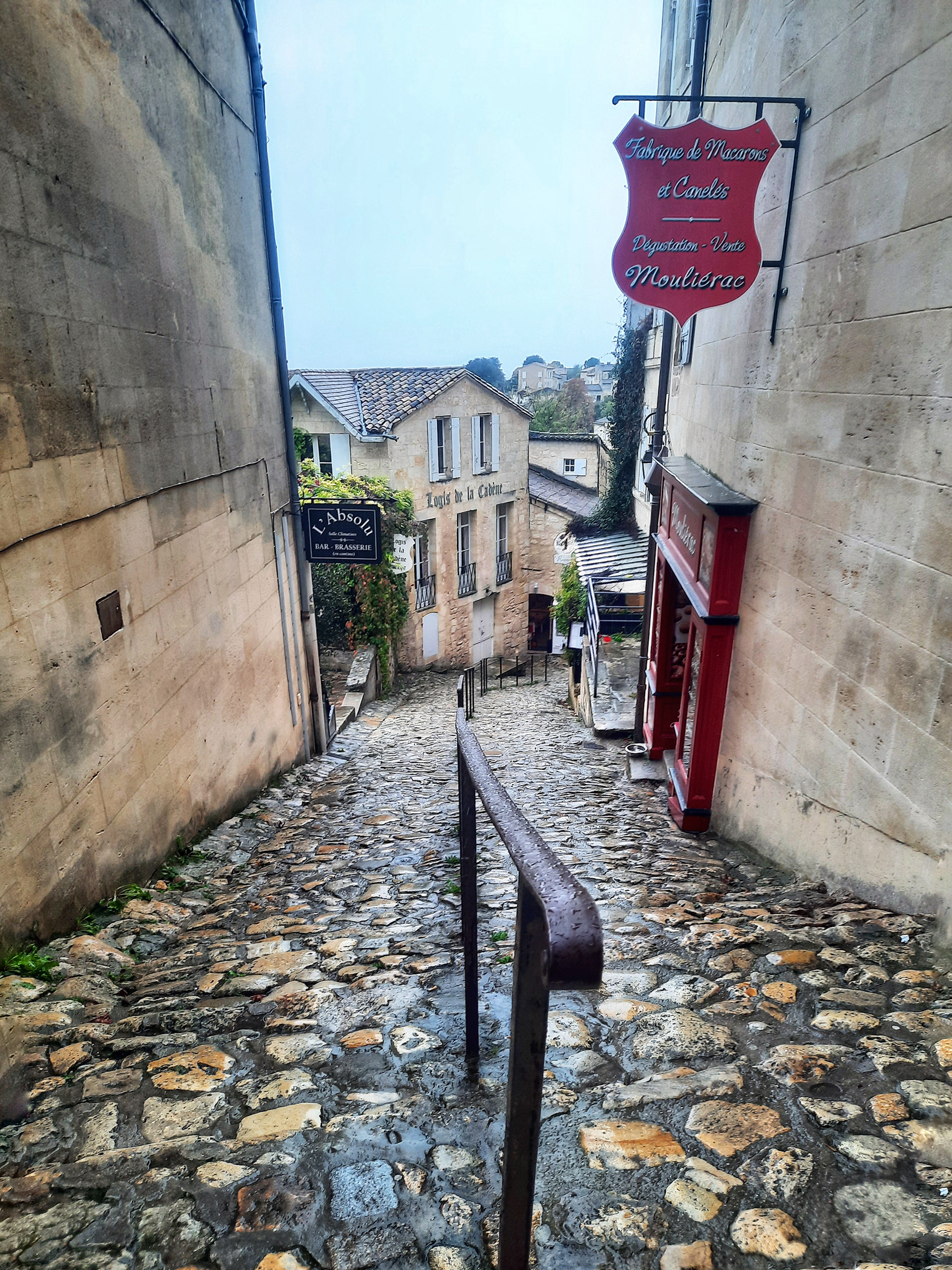 Slick, downhill walk, Saint Emilion