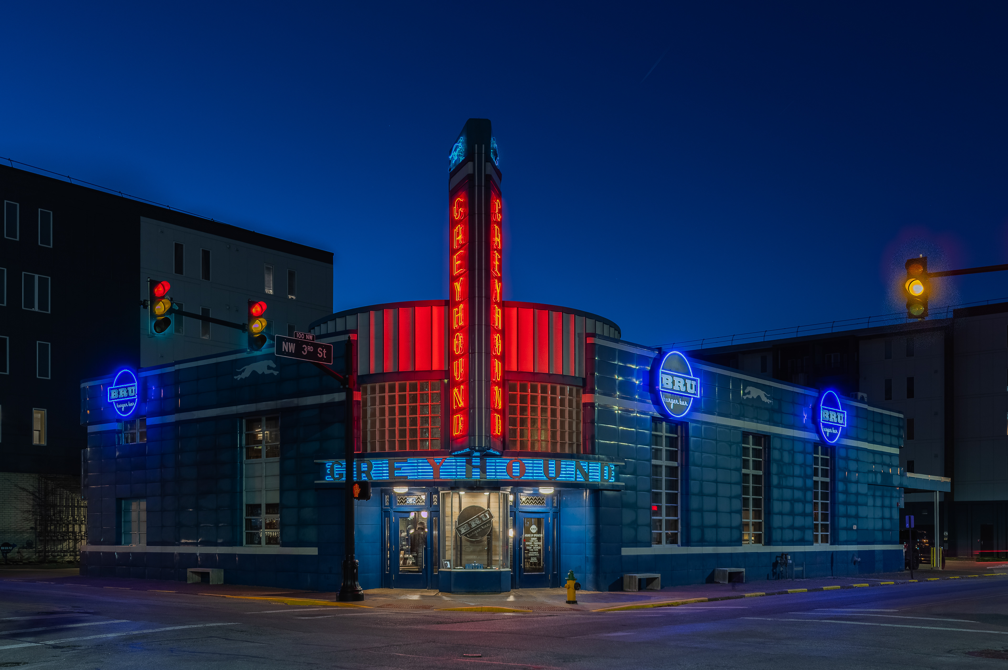 Art Deco-Style Historic Greyhouse Bus station - Hometown