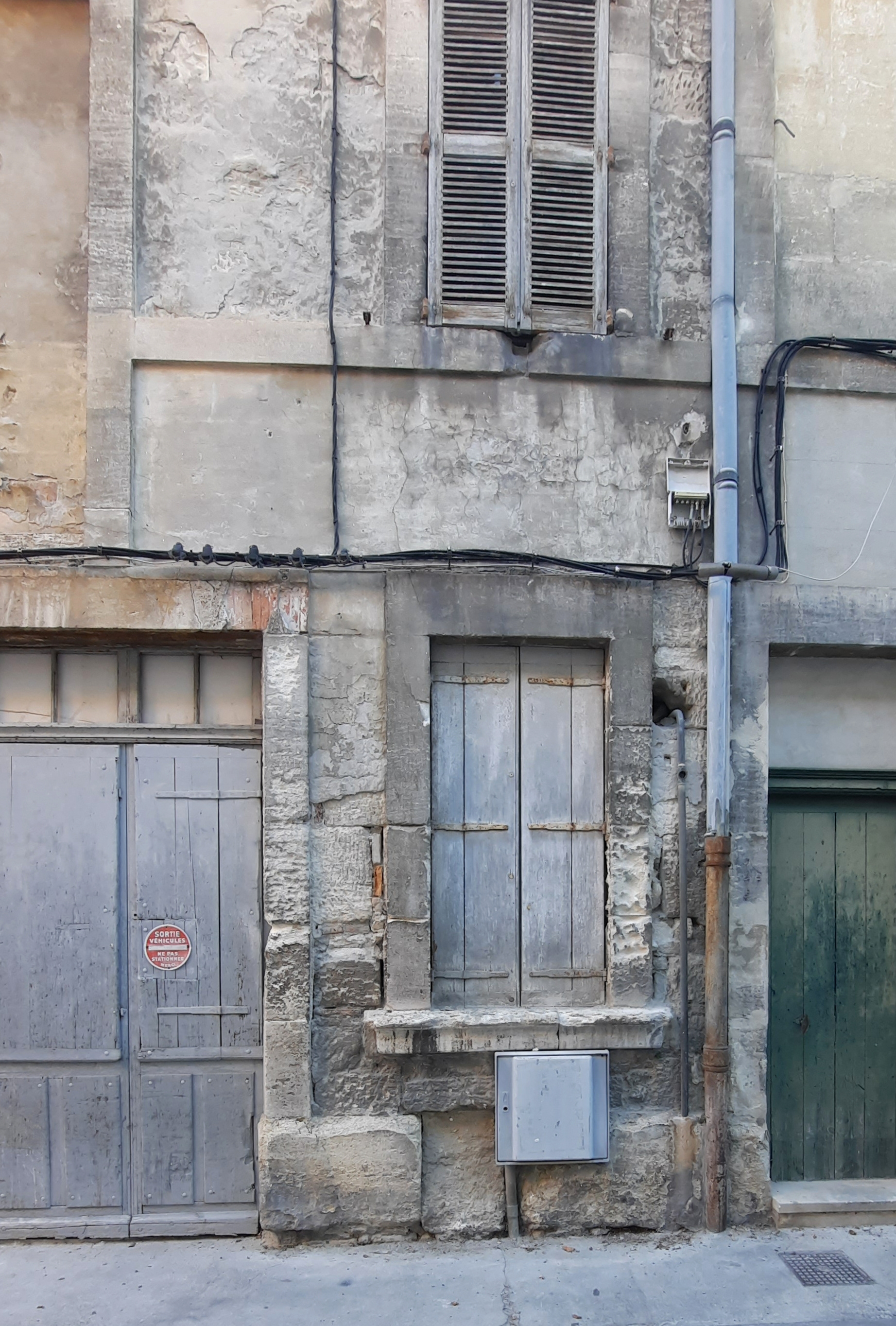 Doors & windows of old town Avignon