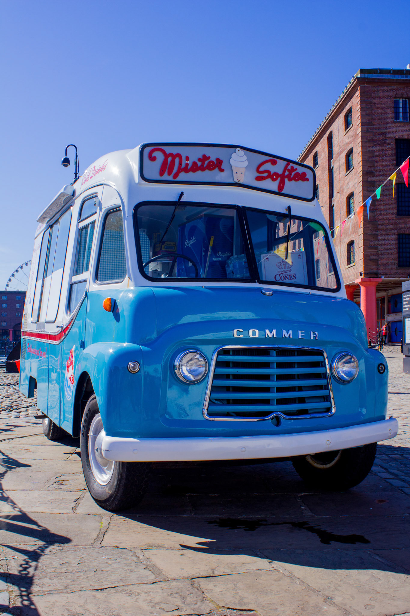 A proper ice cream van, Albert Dock, 2018