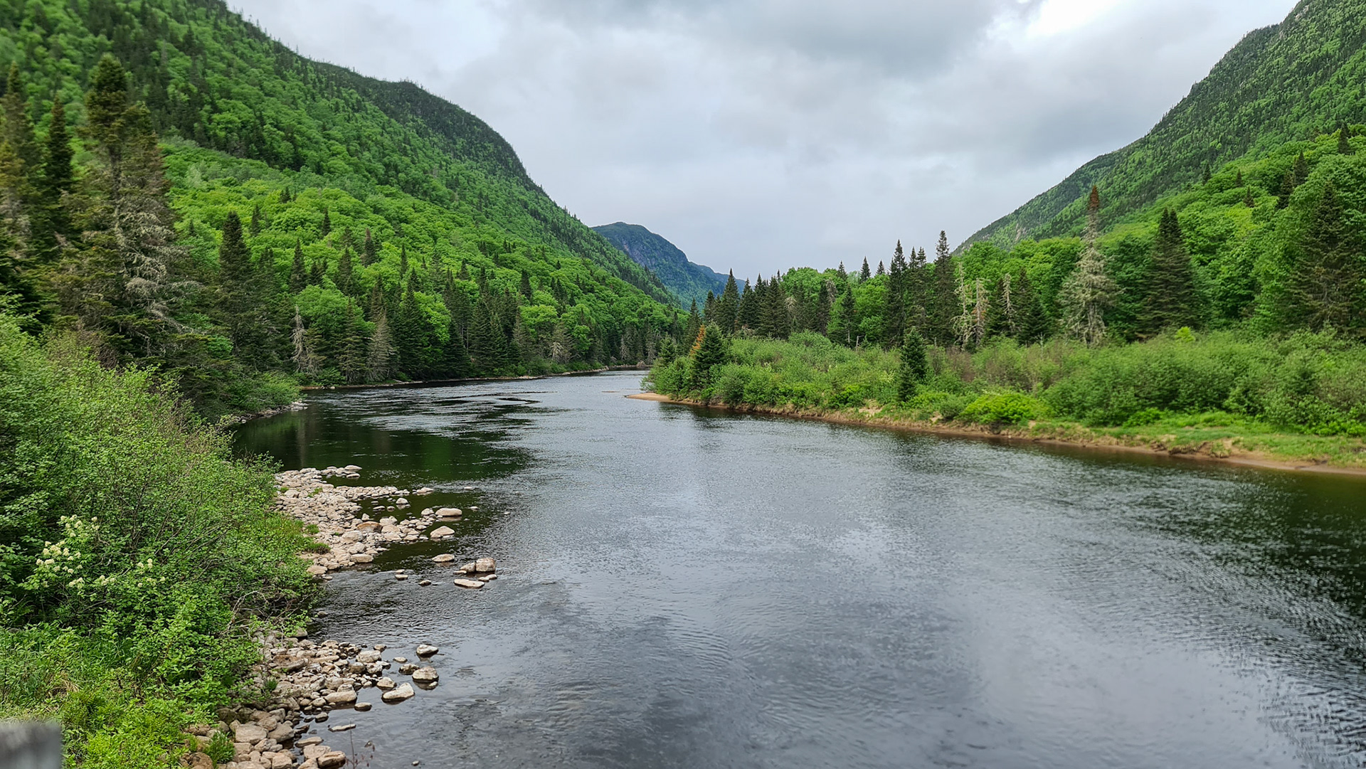 Rivière Jacques Cartier (explorateur malouin au Canada sous François 1er,  2 voyages en 1535 et 1541)