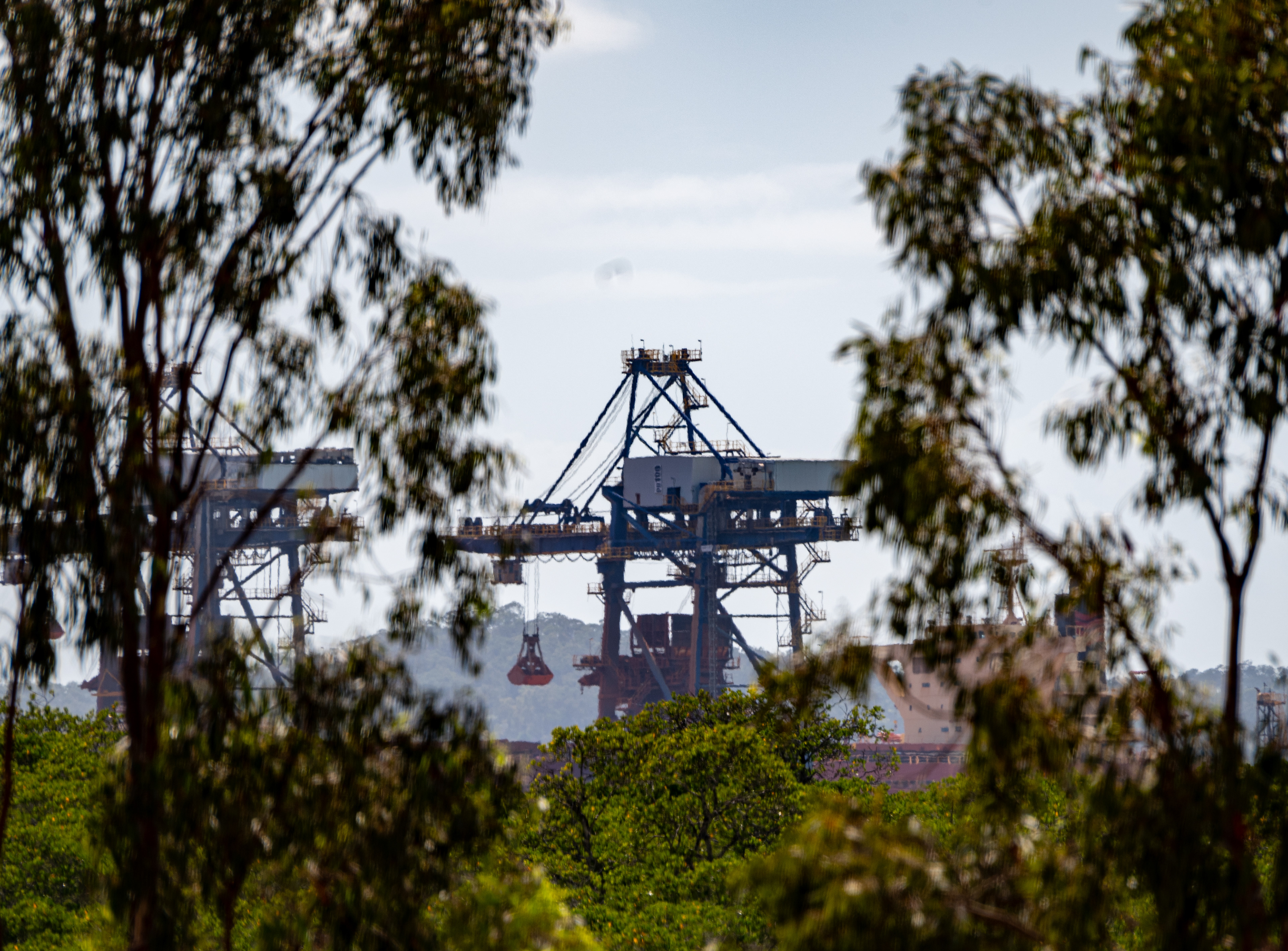 Bauxite ship unloader at RTAY