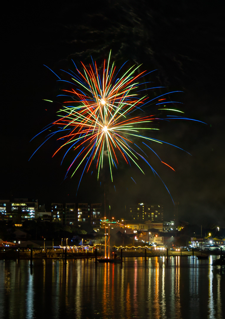 Gladstone Harbour Festival, 2025 Friday Night Firerworks